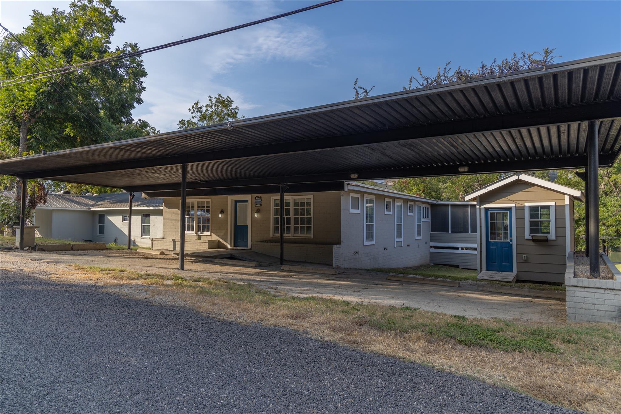 Listing photo 1 of 120  Erskine Ferry Rd