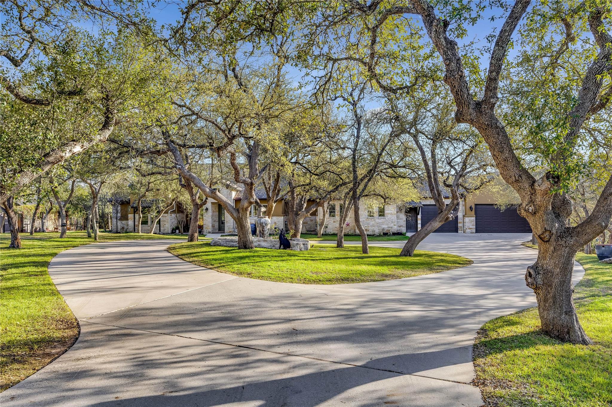 Listing photo 1 of 335  Beulah Ln
