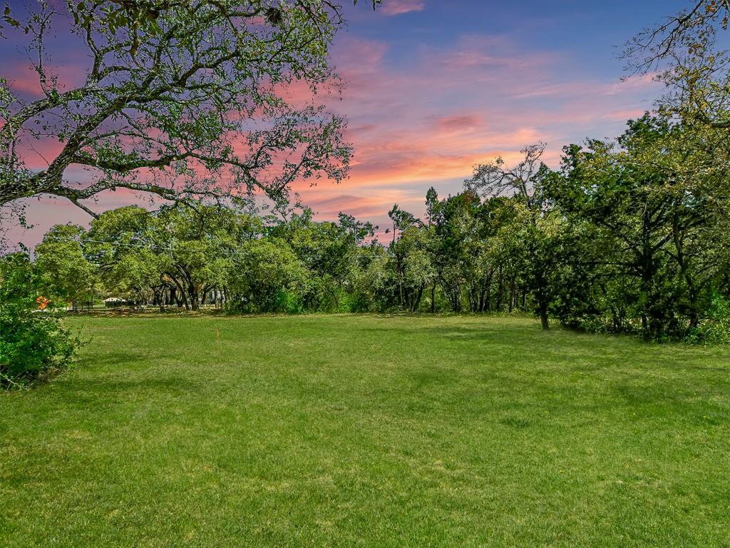 Listing photo 1 of 1104  Lone Star Dr