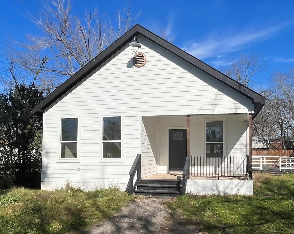 Listing photo 1 of 115 W Ila St