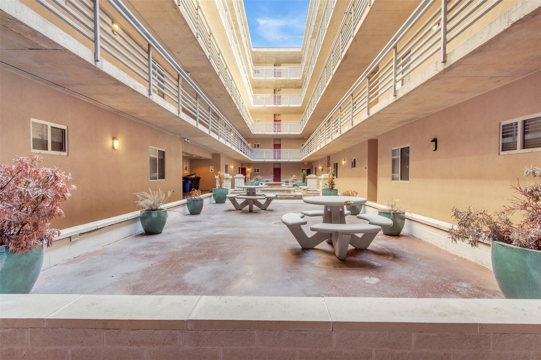 Listing photo 1 of 711 W 26th St  #607