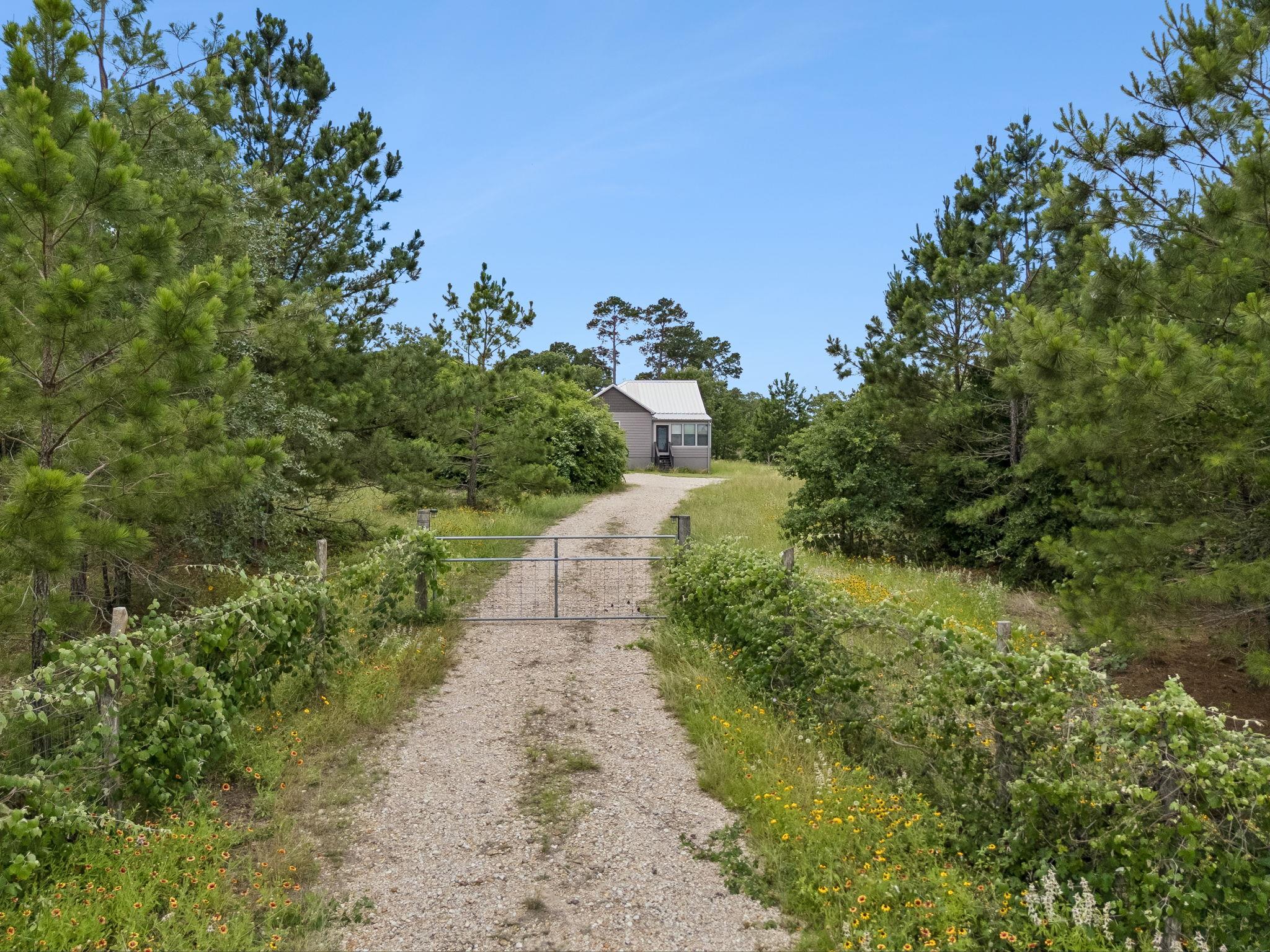 Listing photo 1 of 364  Ponderosa Loop