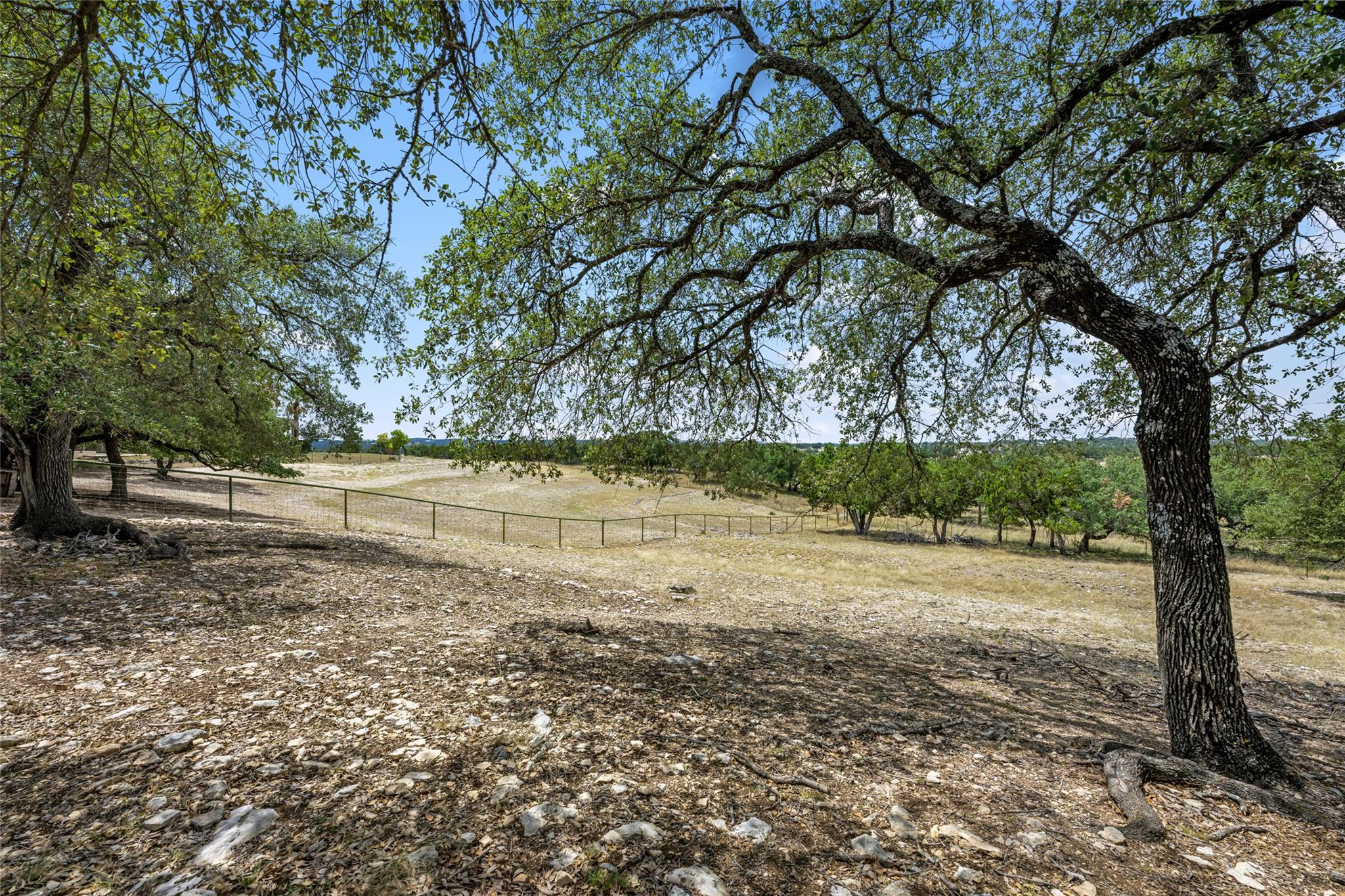 Listing photo 1 of 0000  South Oak Forest Dr