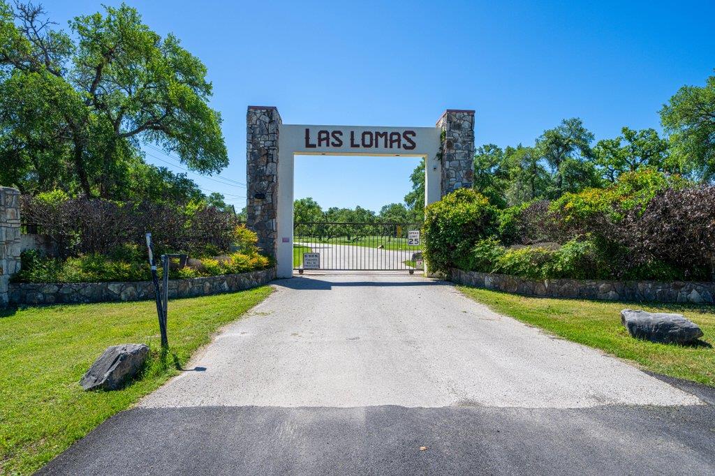 Listing photo 1 of 121  Calleja Verde None