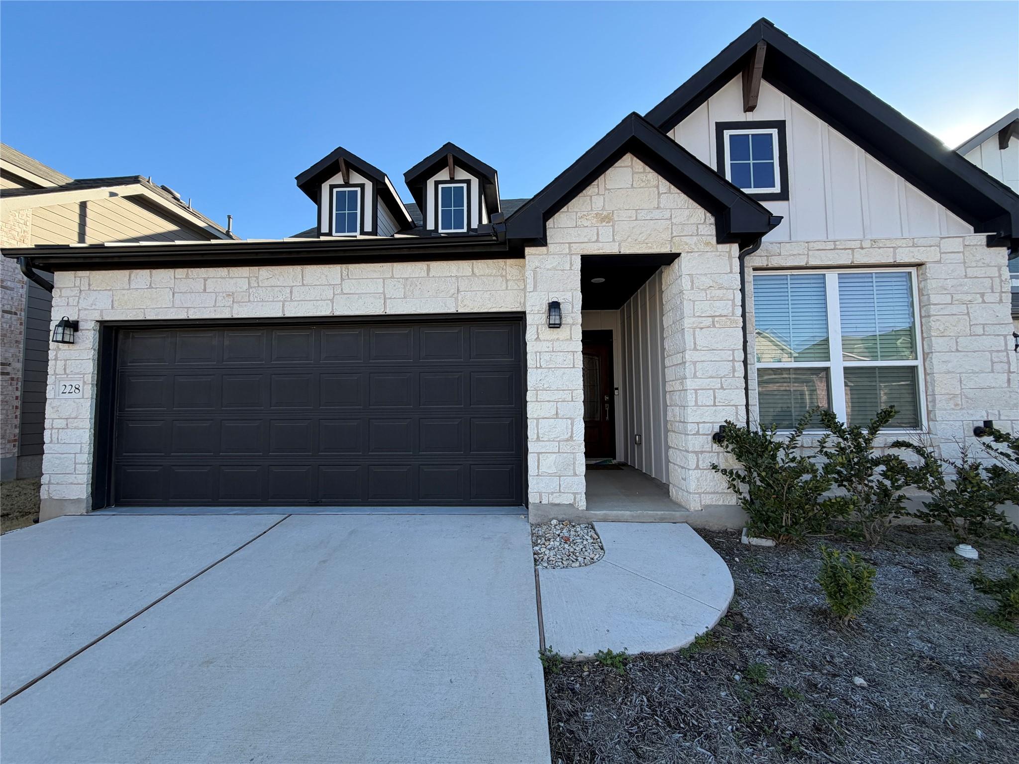 Listing photo 1 of 228  Regatta Trl