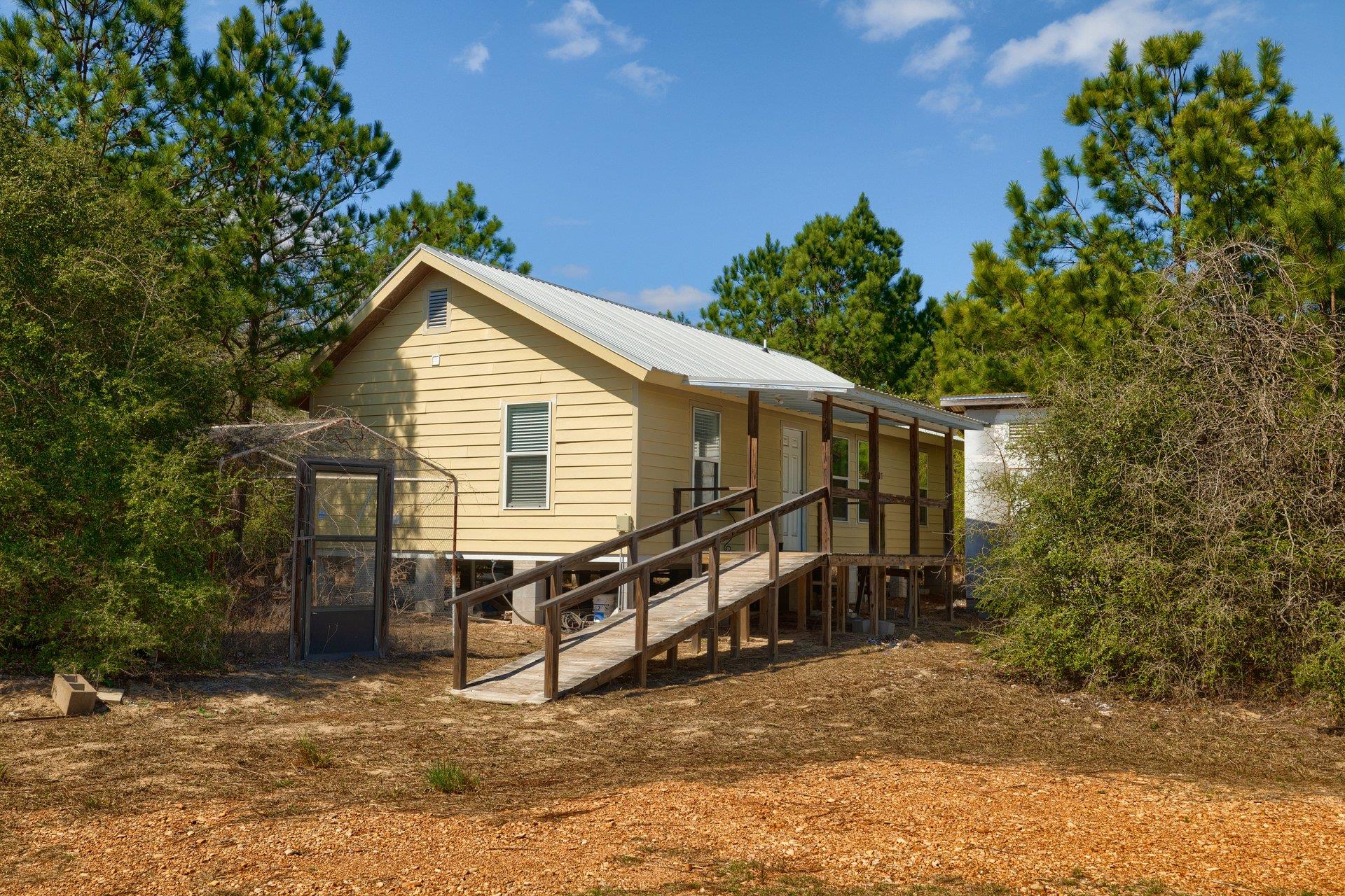 Listing photo 1 of 270  Kelley Rd W