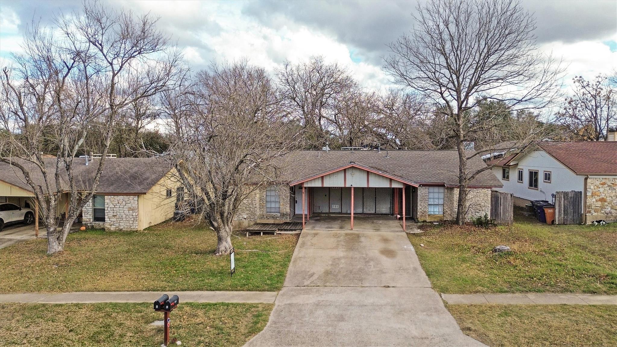 Listing photo 1 of 6305  Emerald Forest Dr