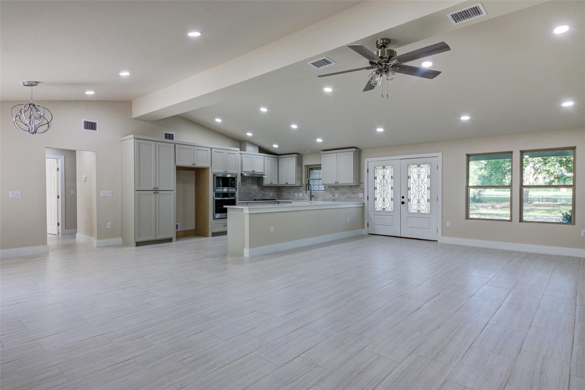 Listing photo 1 of 11811  Sleepy Hollow Rd