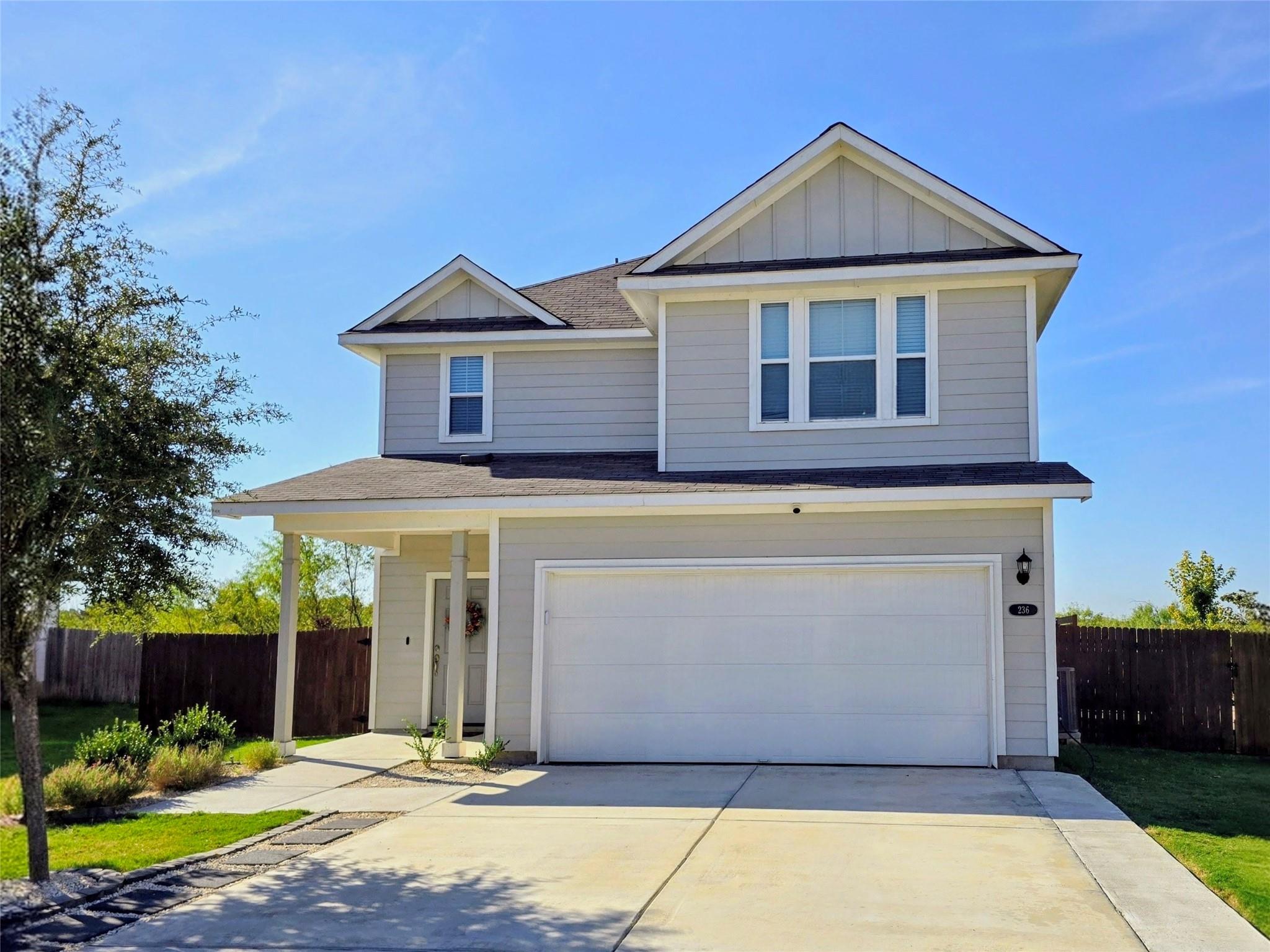 Listing photo 1 of 236  Blue Agate Ct