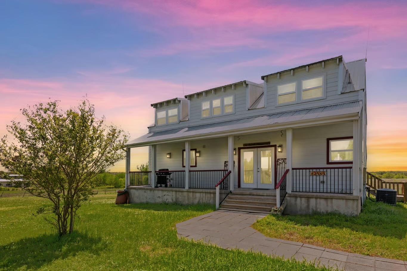Listing photo 1 of 13484  Avis Rd