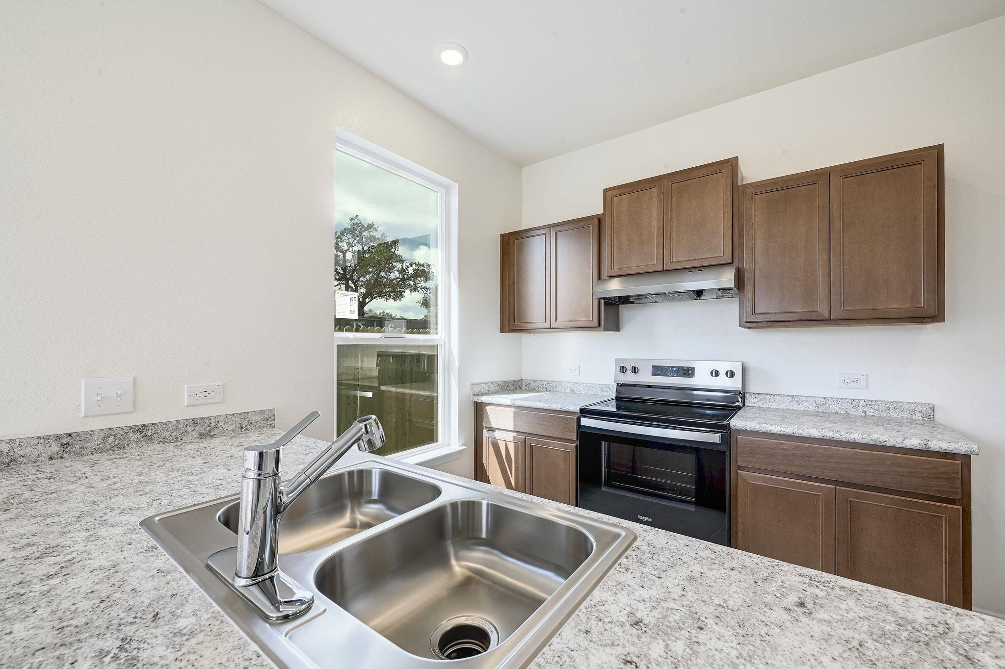 Listing photo 1 of 12113  Cantabria Rd