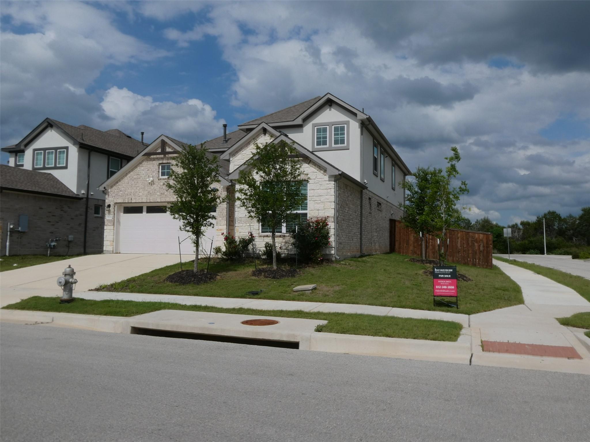 Listing photo 1 of 1804 W CROW HOP Vw