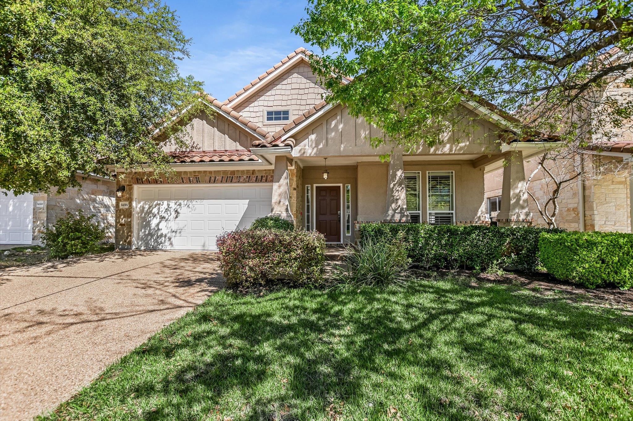 Listing photo 1 of 14316  Broadwinged Hawk Dr