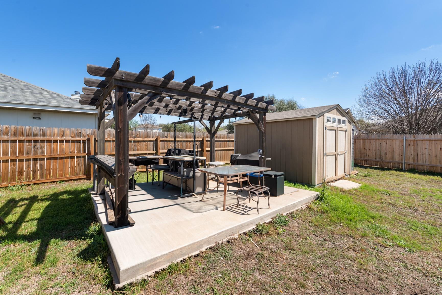 Ảnh nhà đang rao bán 1 của 5501  English Ave