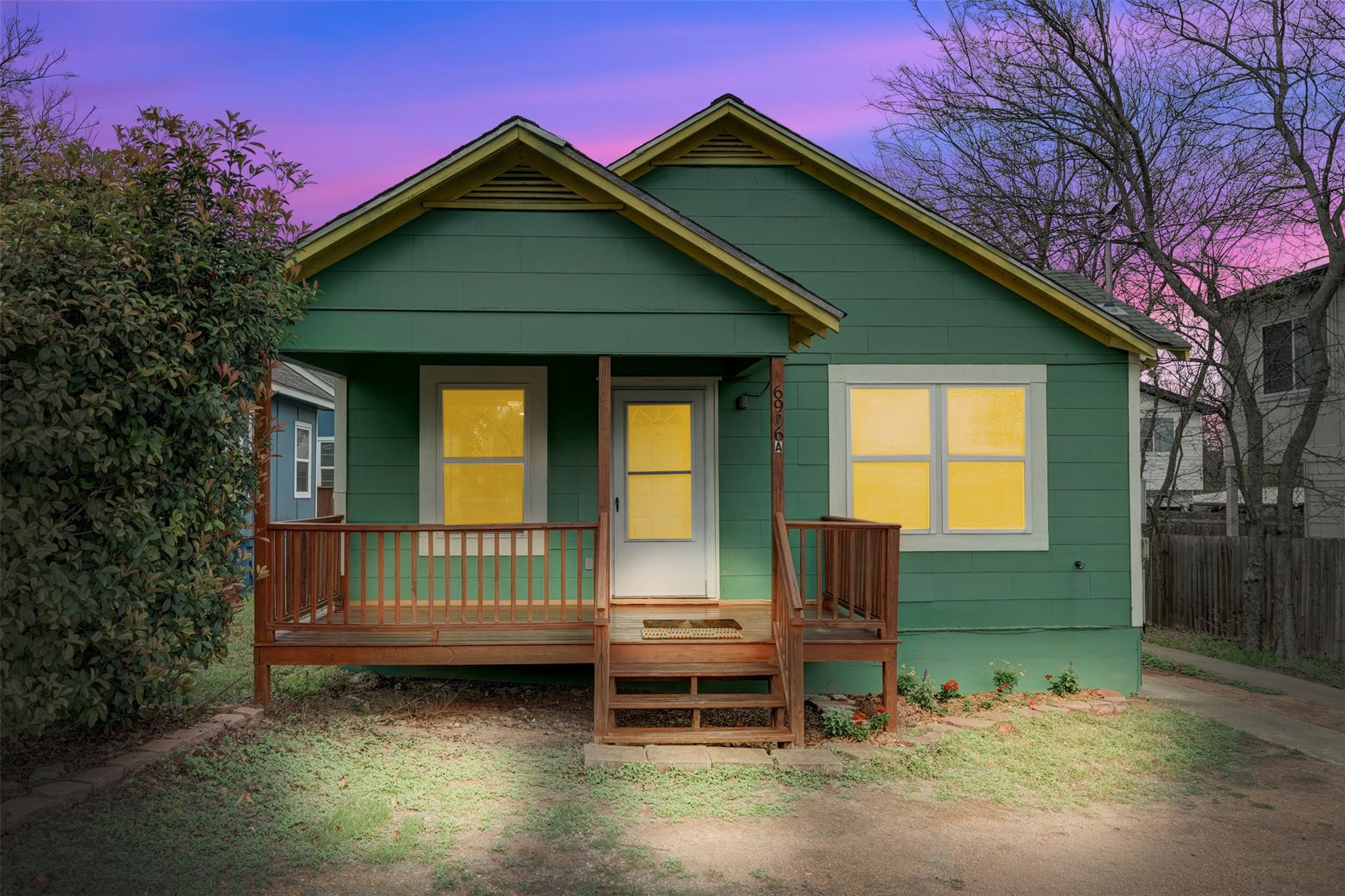 Bungalow with a porch