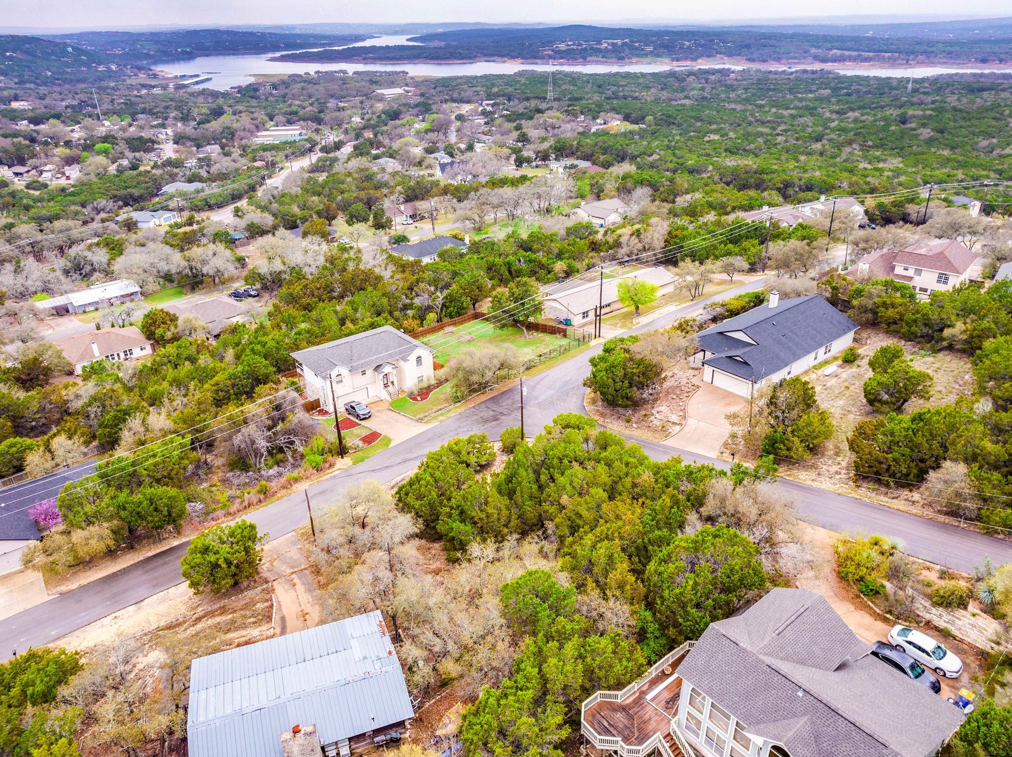 Listing photo 1 of 21500  Surrey Ln