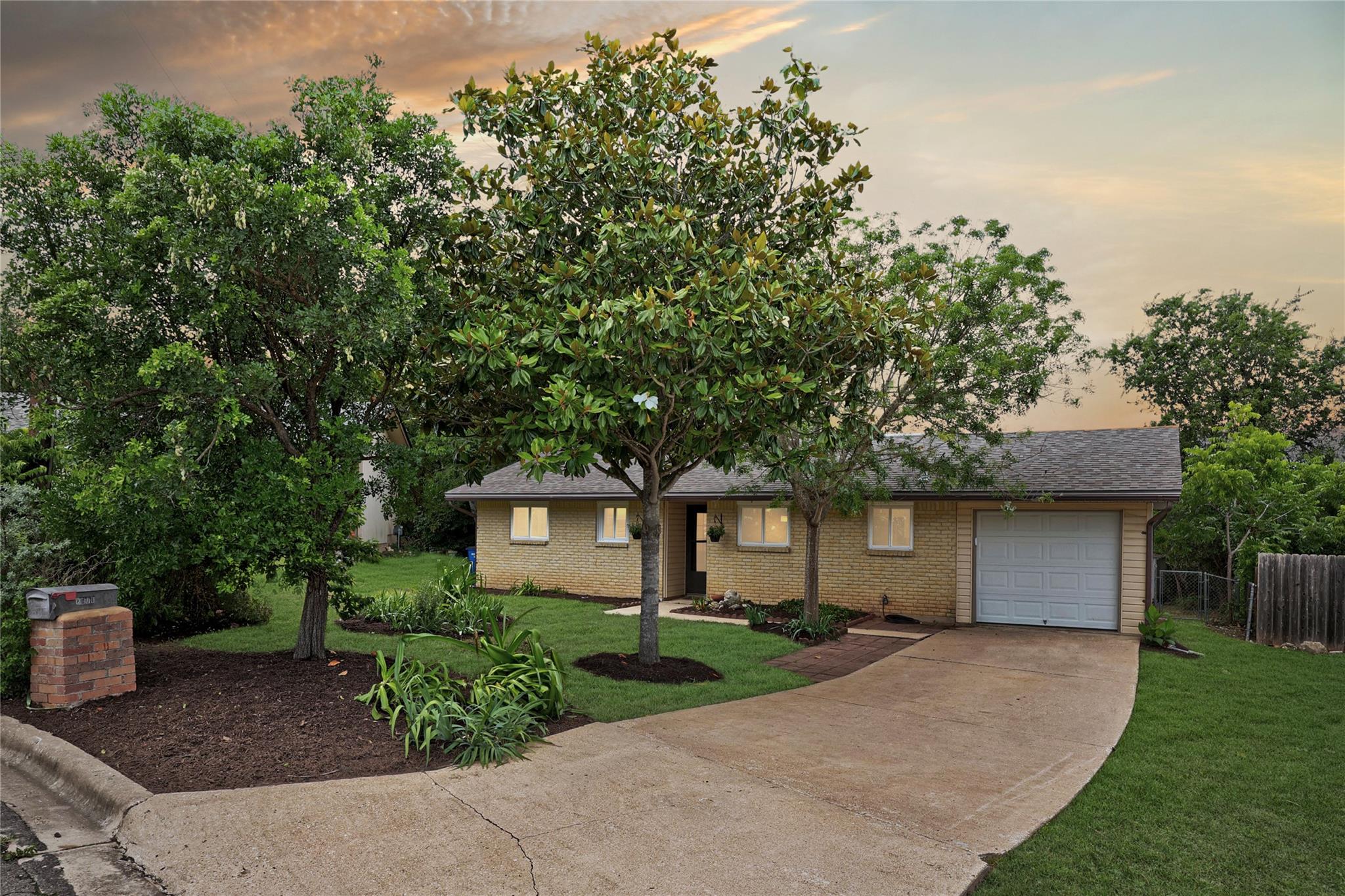 Listing photo 1 of 8204  Kellog Ct