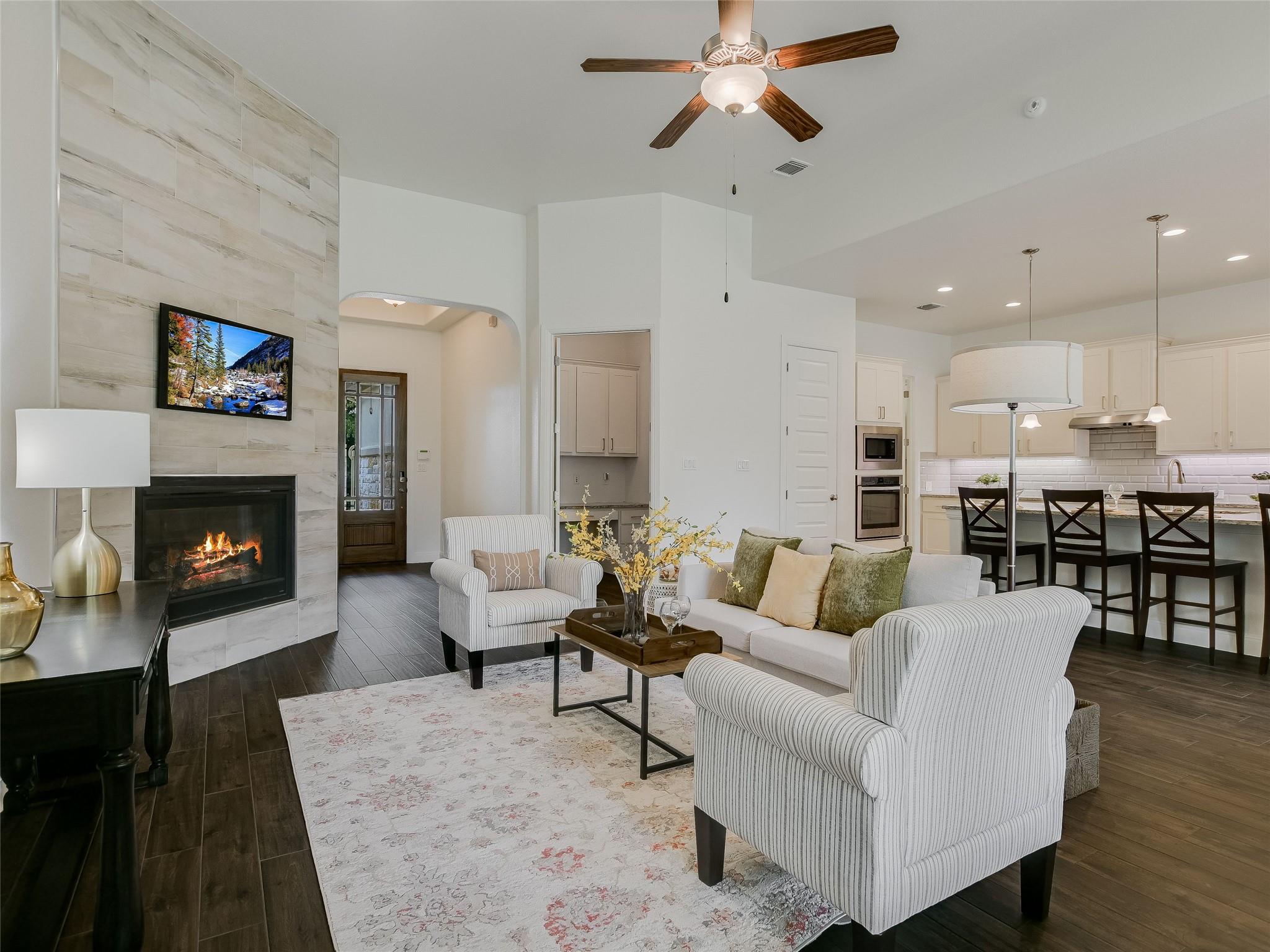 Listing photo 1 of 119  Loysoya St