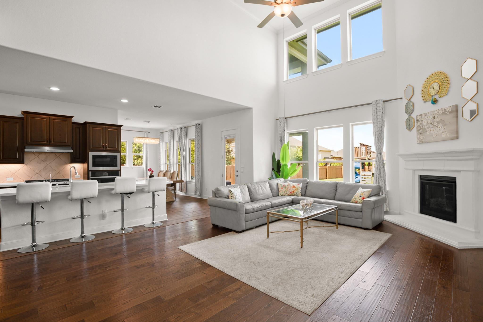 Listing photo 1 of 2817  Gatlin Cv
