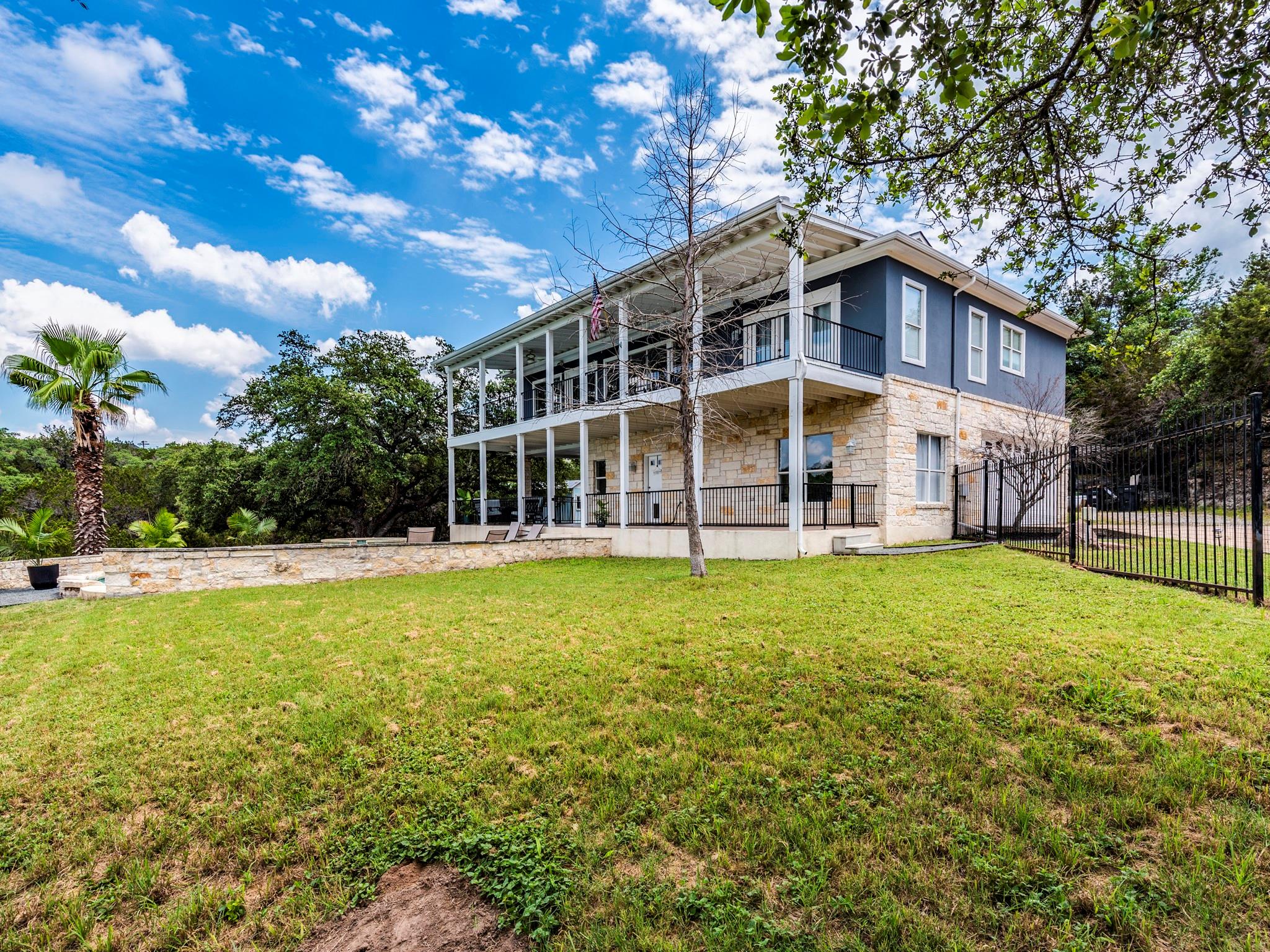 Listing photo 1 of 22401  Briarview Dr