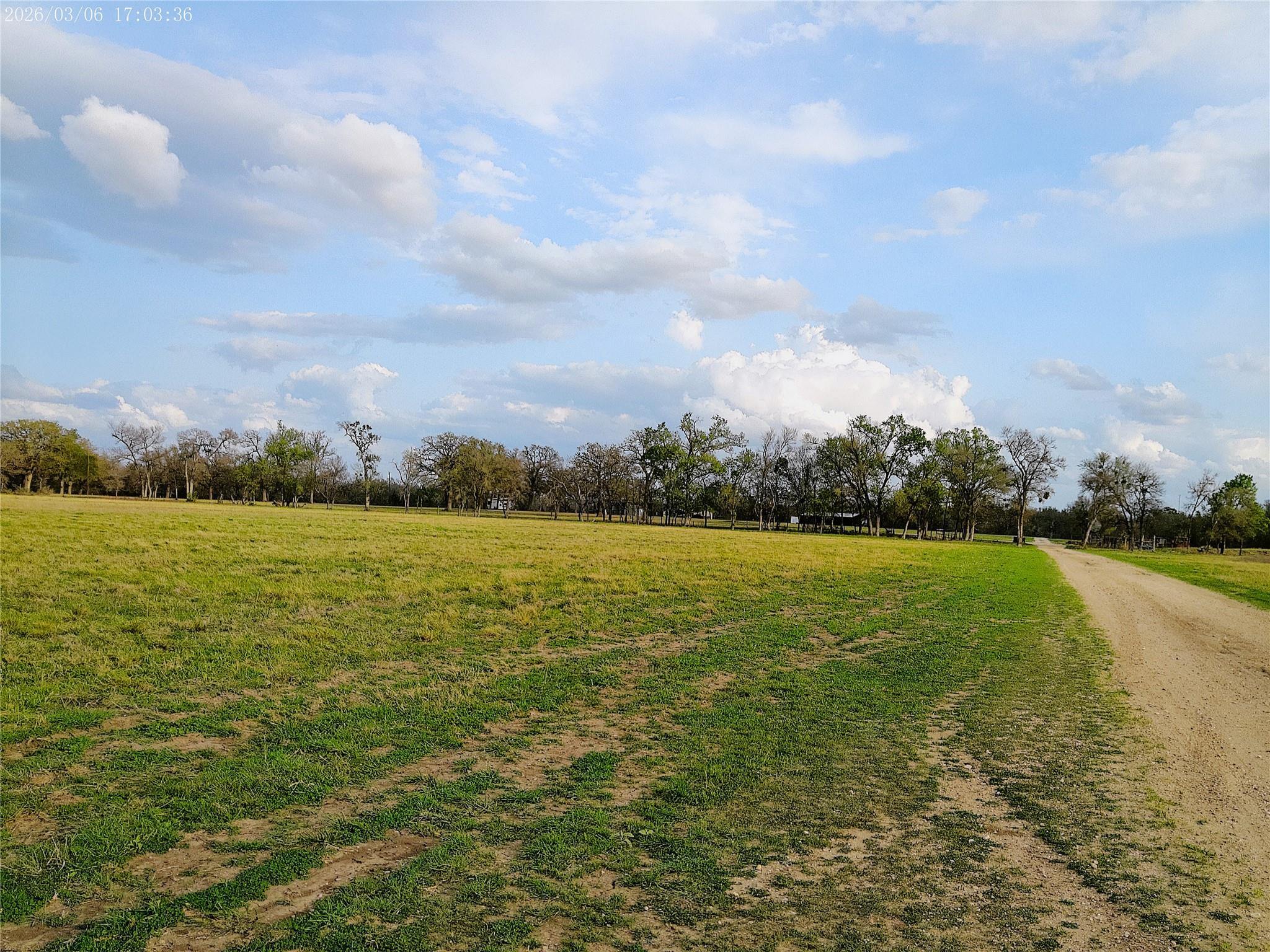 Listing photo 1 of 1042  Los Ranchitos Rd