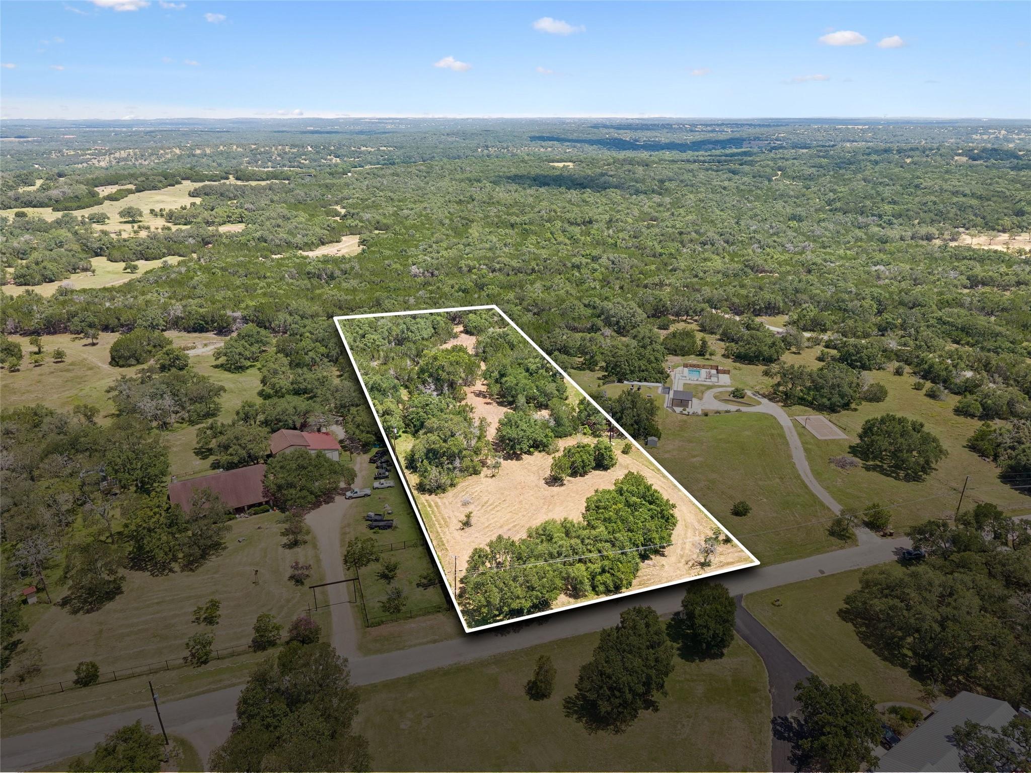 Listing photo 1 of 249  Grande St