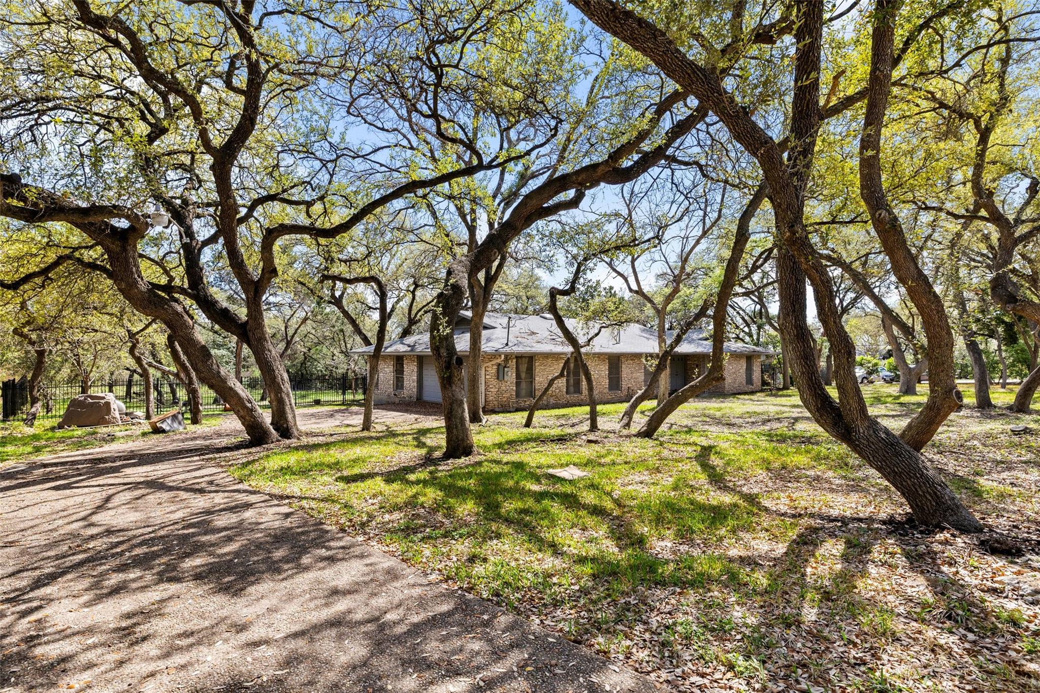Listing photo 1 of 11503  Ladera Vista Dr