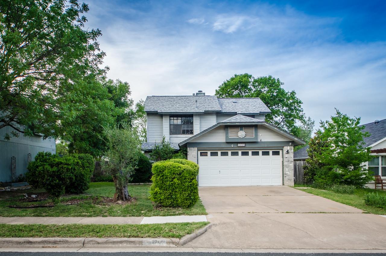 Listing photo 1 of 2112  Waterway Bnd