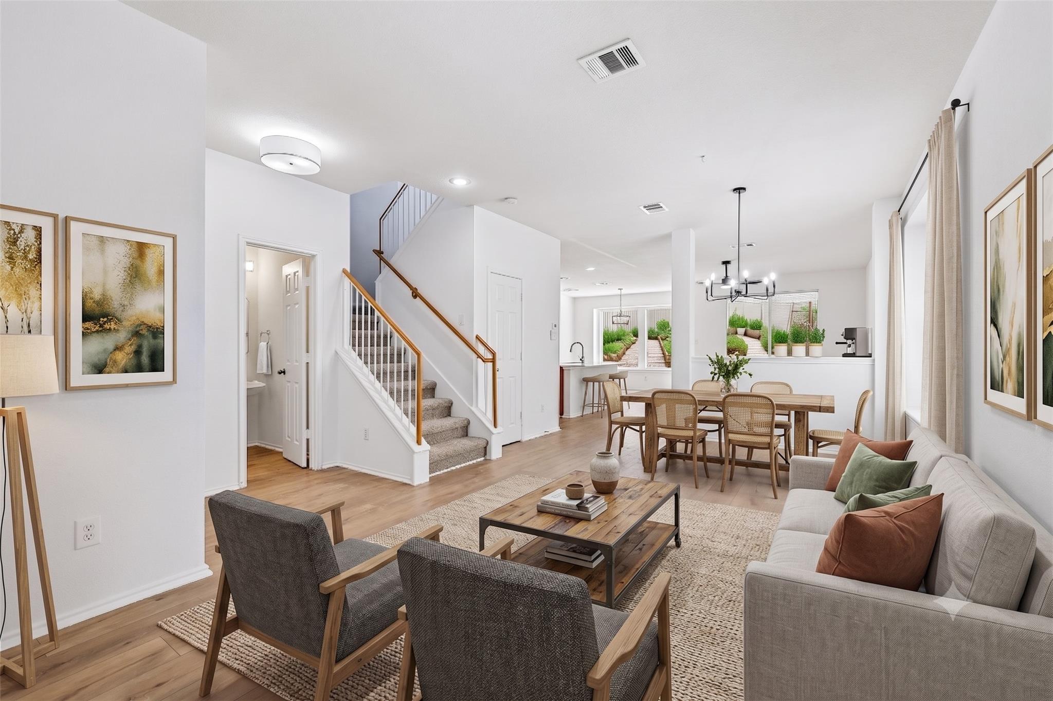 Listing photo 1 of 1000  Monadale Trl