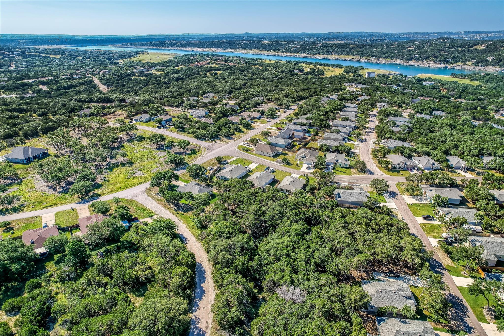 Listing photo 1 of 21707  Oxford Dr