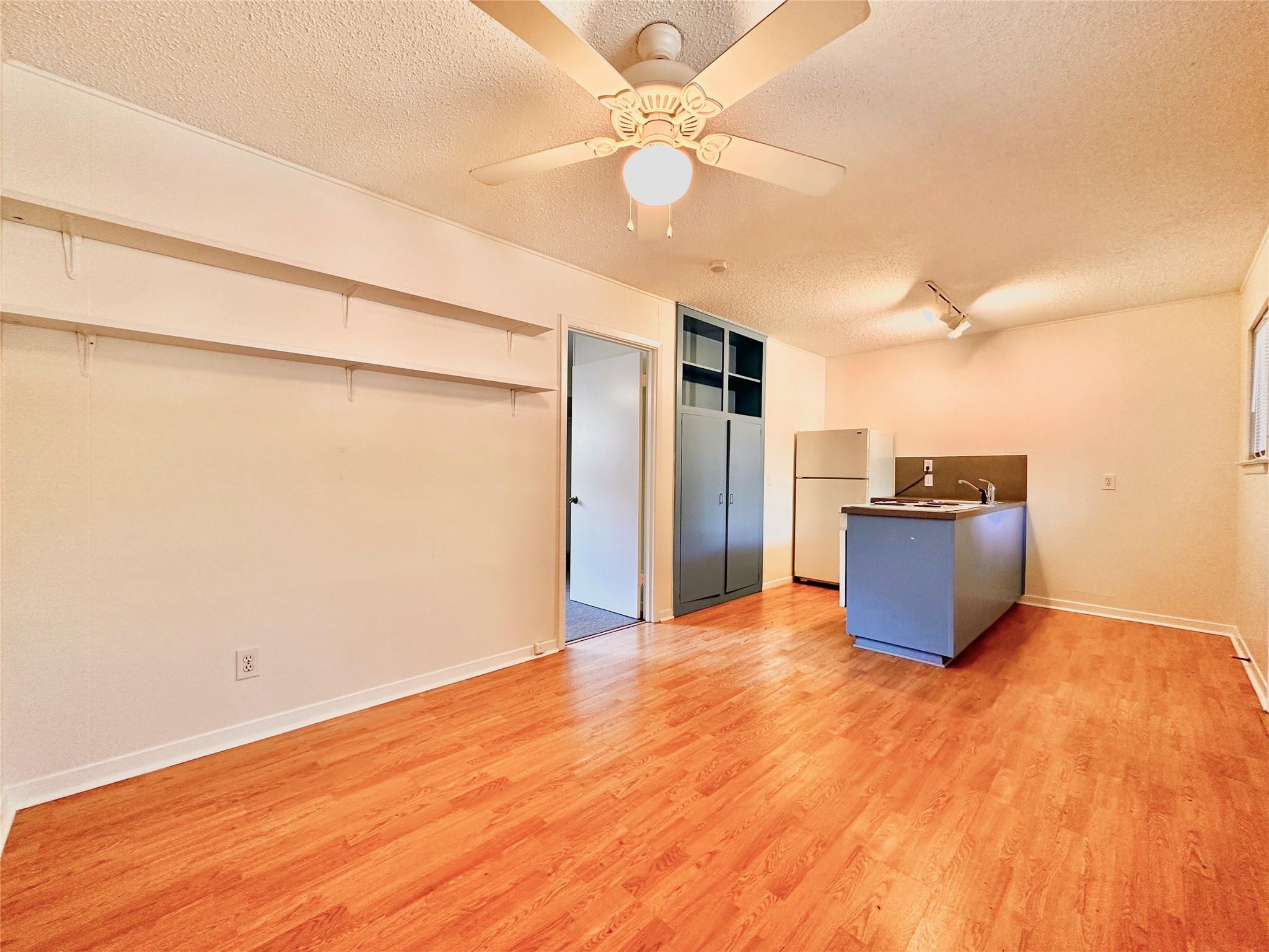 Listing photo 1 of 2721  Hemphill Park  #B 103-21A
