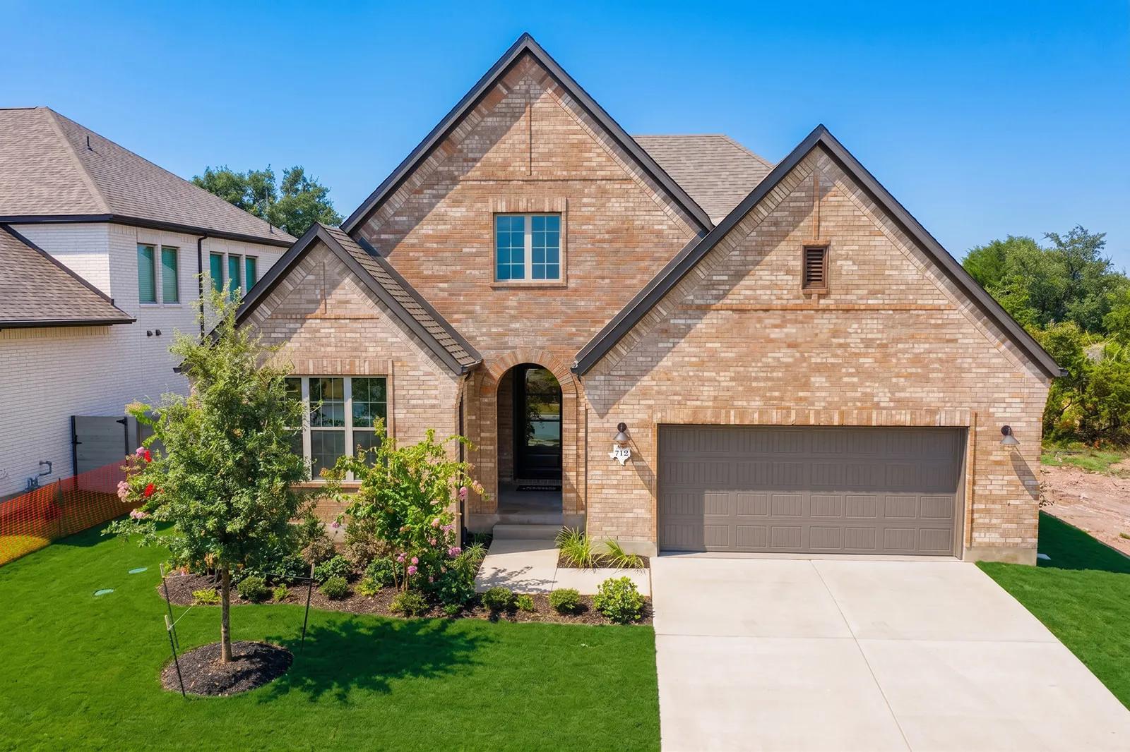 Listing photo 1 of 712  High Summit Dr