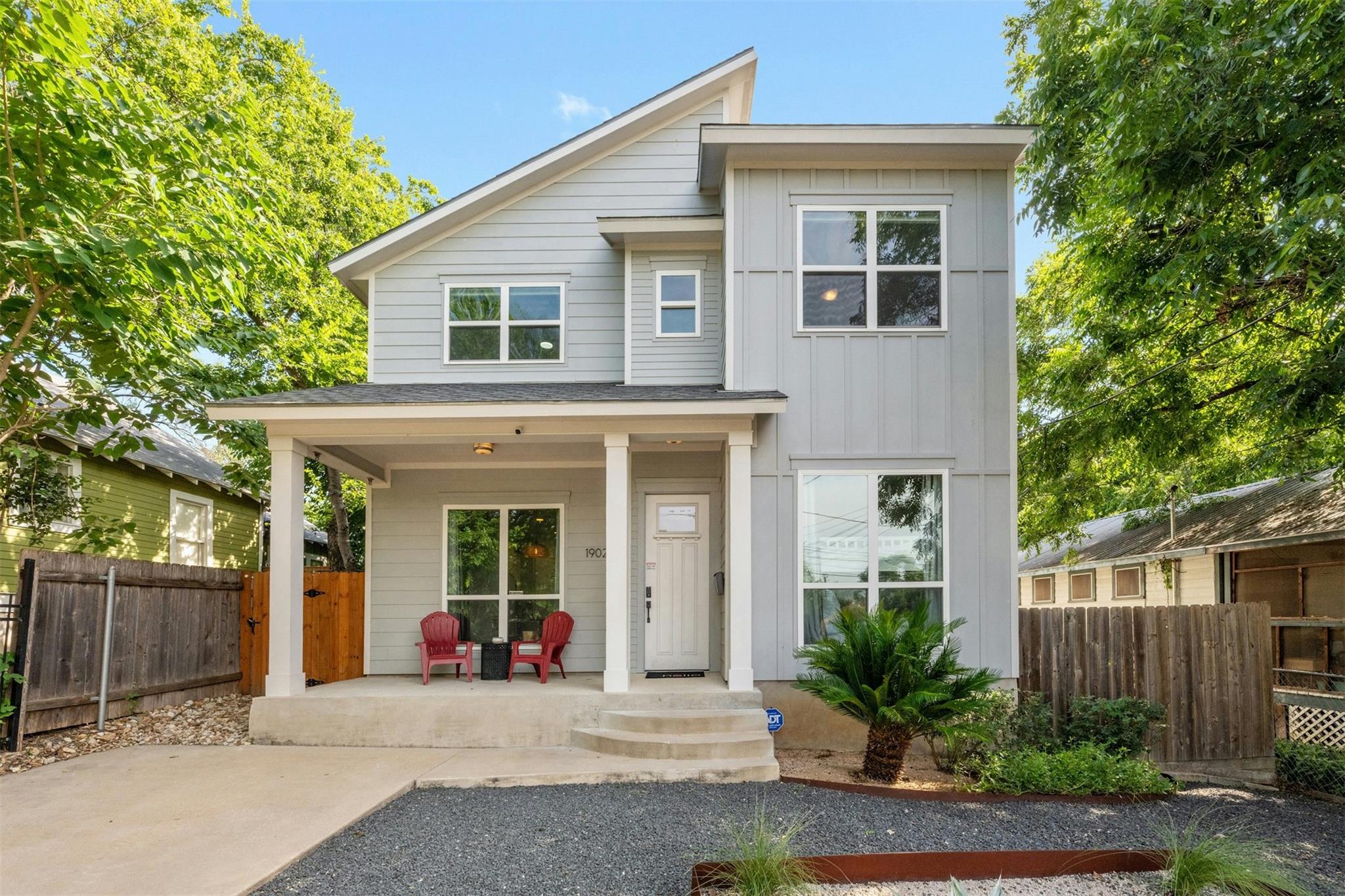 Listing photo 1 of 1902 E 8th St