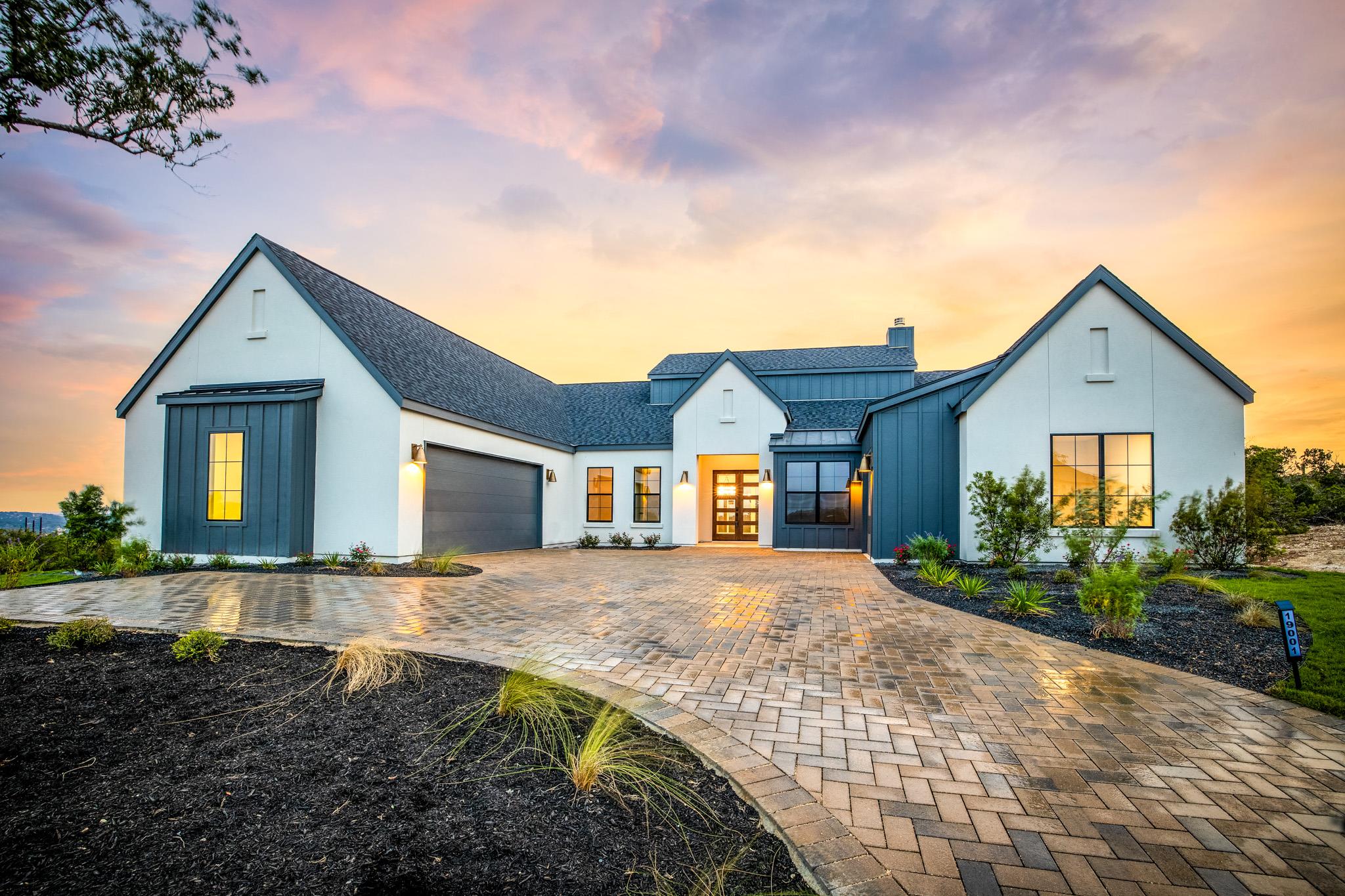 Listing photo 1 of 6513  Lavish Bnd