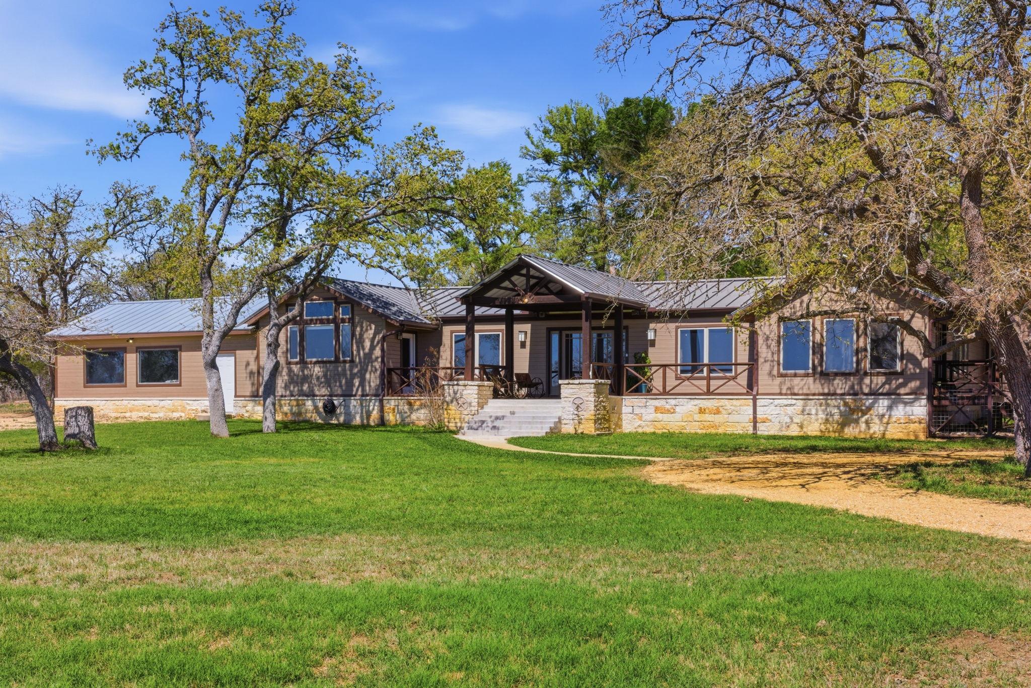 Listing photo 1 of 18335  FM 86 None