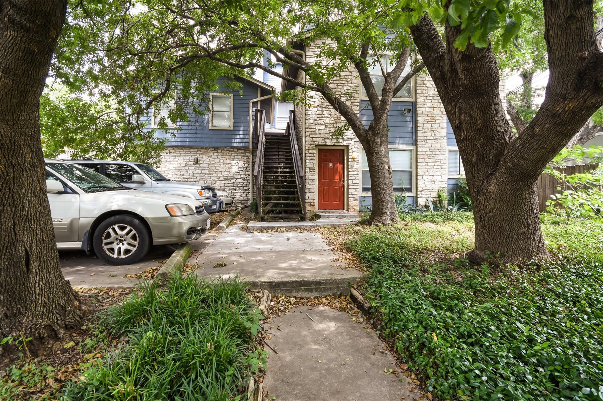 Ảnh nhà đang rao bán 1 của 3004  Speedway Ave  #2
