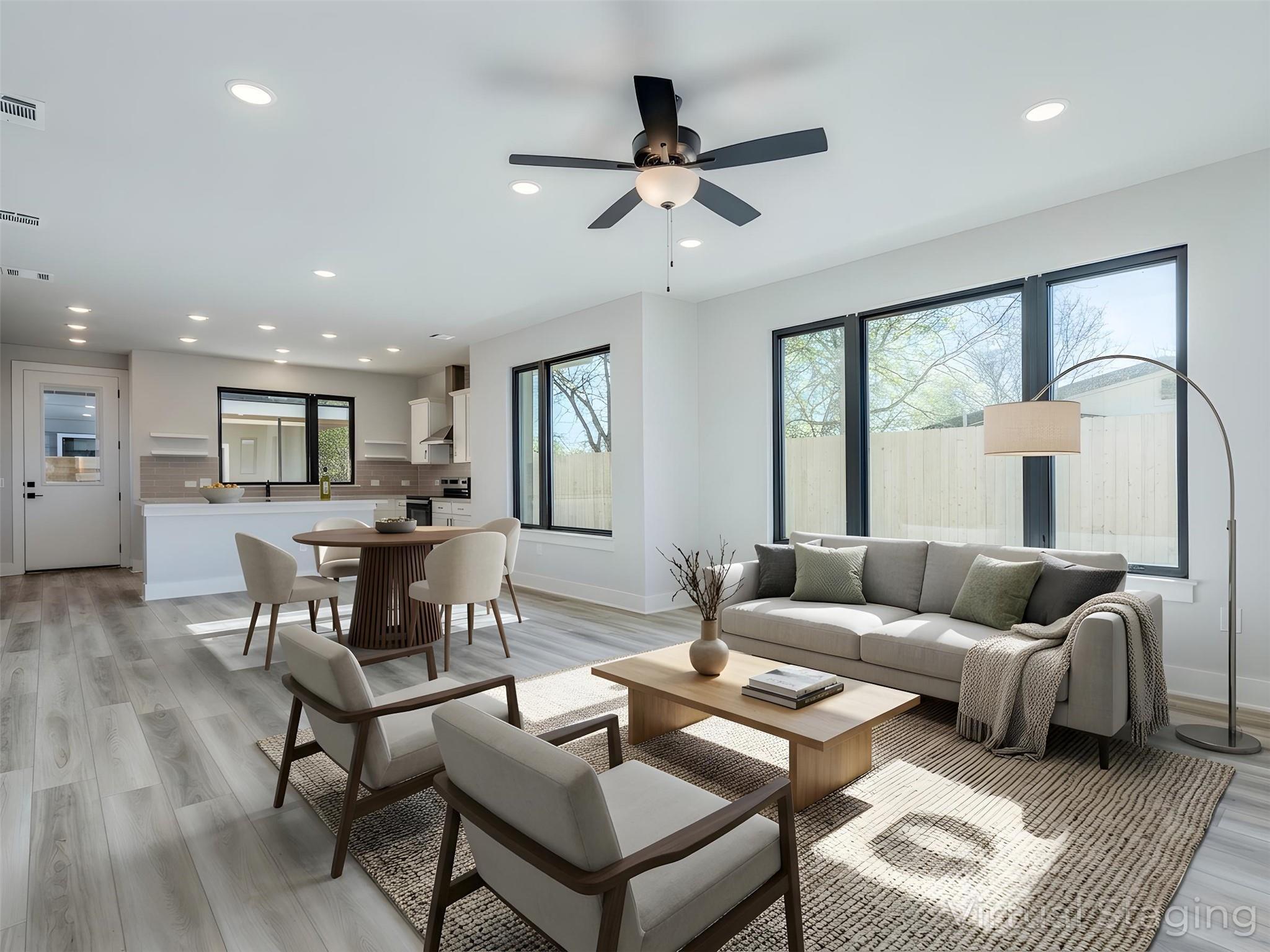 Listing photo 1 of 206 E Wonsley Dr  #1