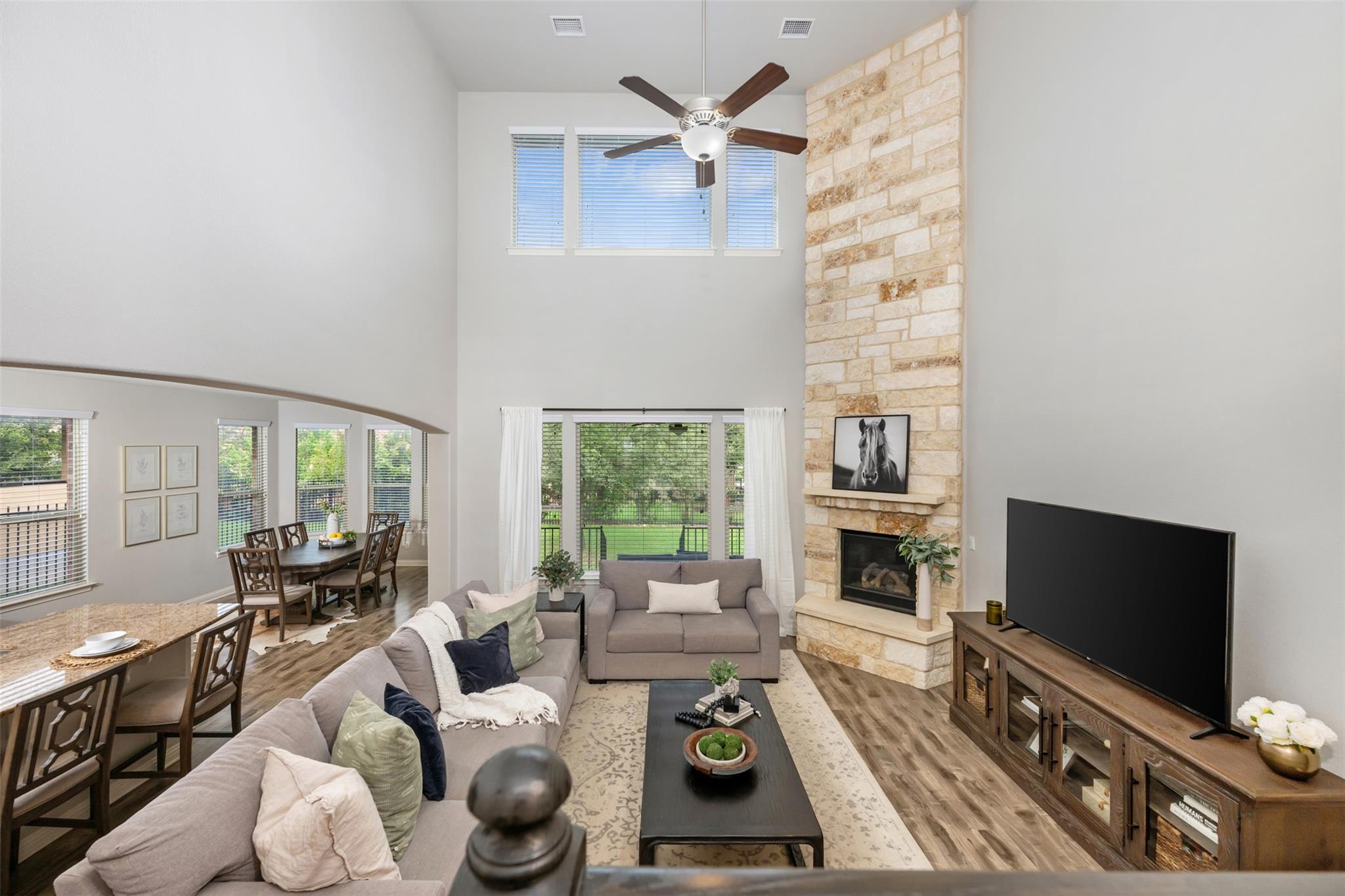 Listing photo 1 of 1928  Bold Sundown Dr