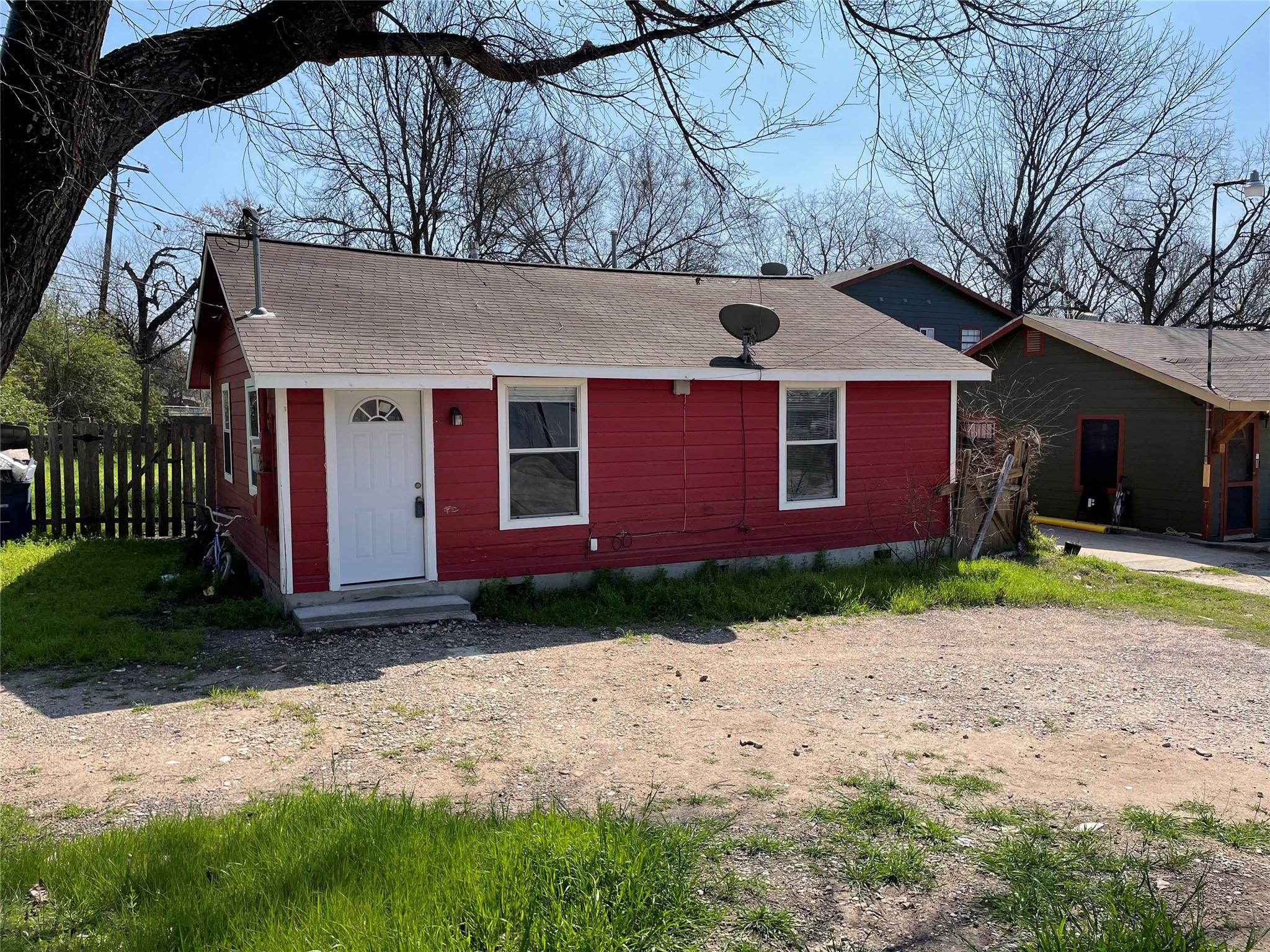 Listing photo 1 of 1041  Lott Ave