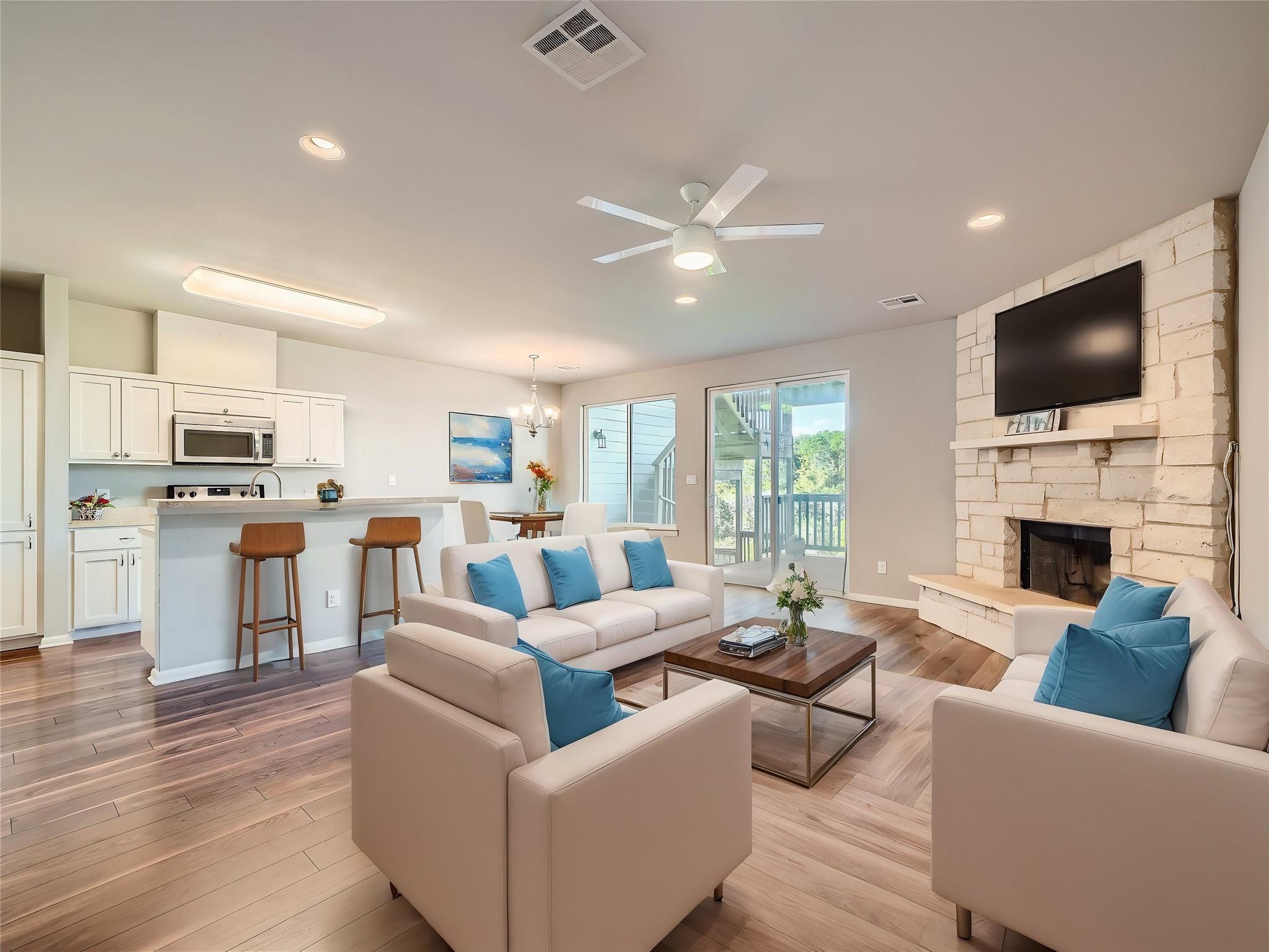 Listing photo 1 of 507  Venture Blvd S