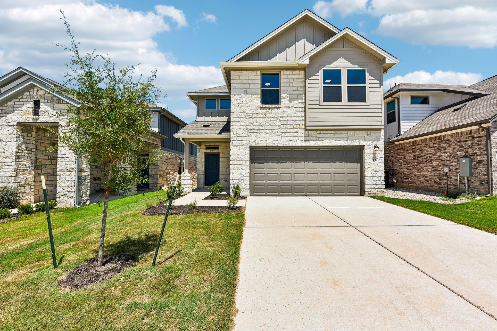 Listing photo 1 of 156  White Horses Dr