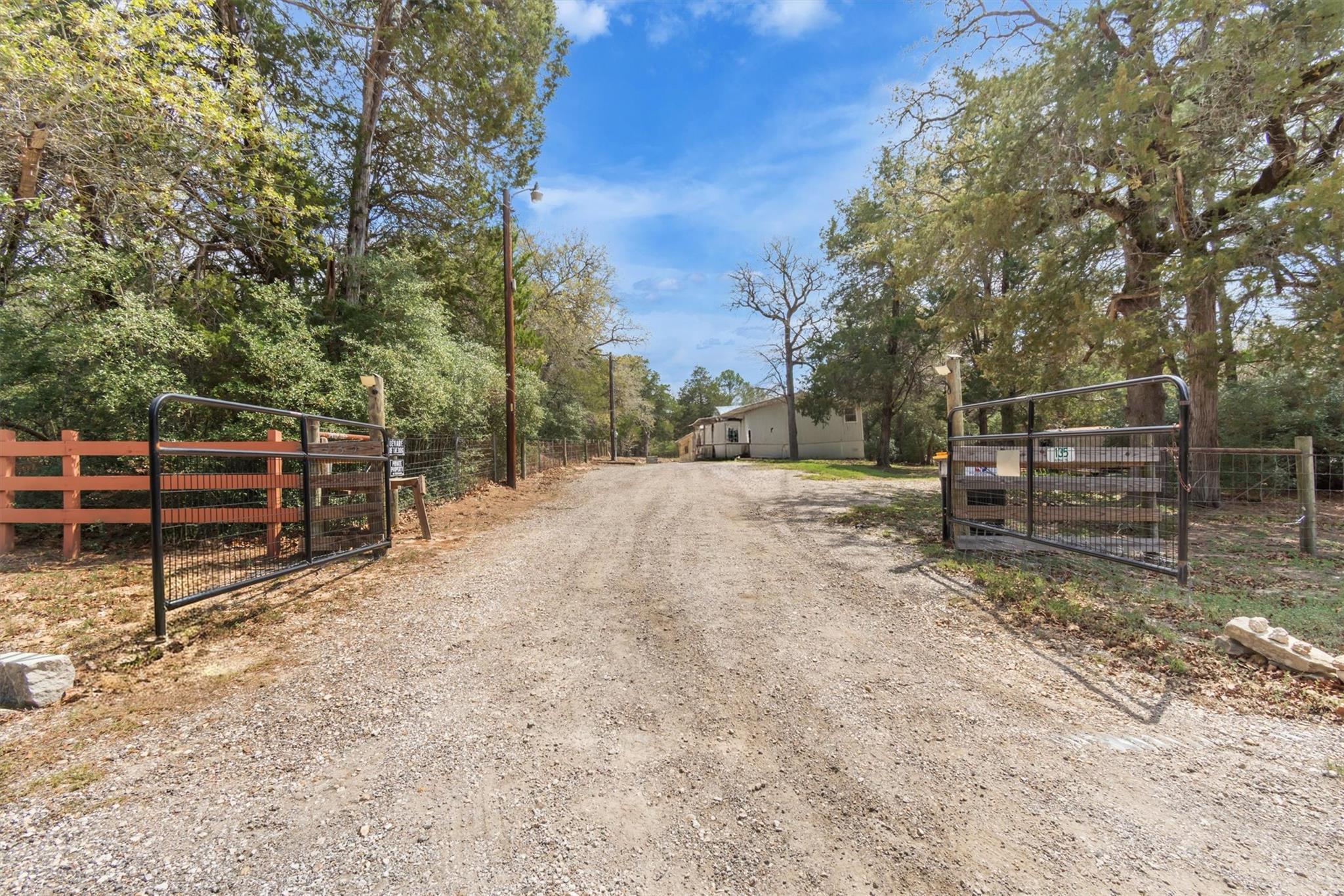 Listing photo 1 of 135  Huskey Trl