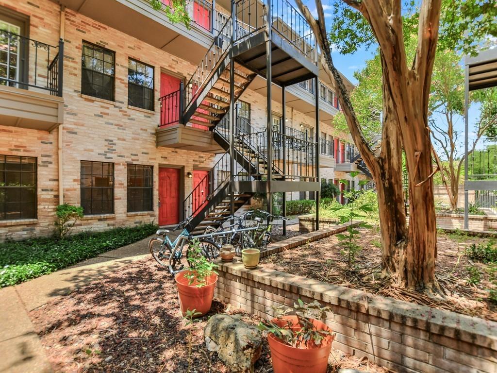 Ảnh nhà đang rao bán 1 của 2216  San Gabriel St  #105