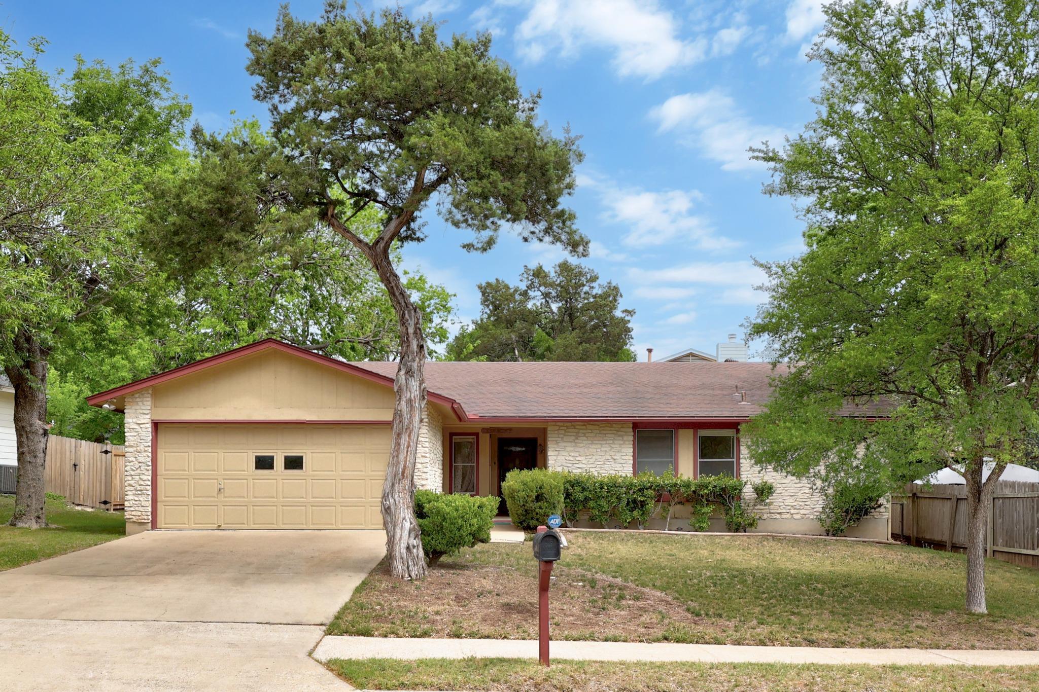 Listing photo 1 of 2110  Trede Dr