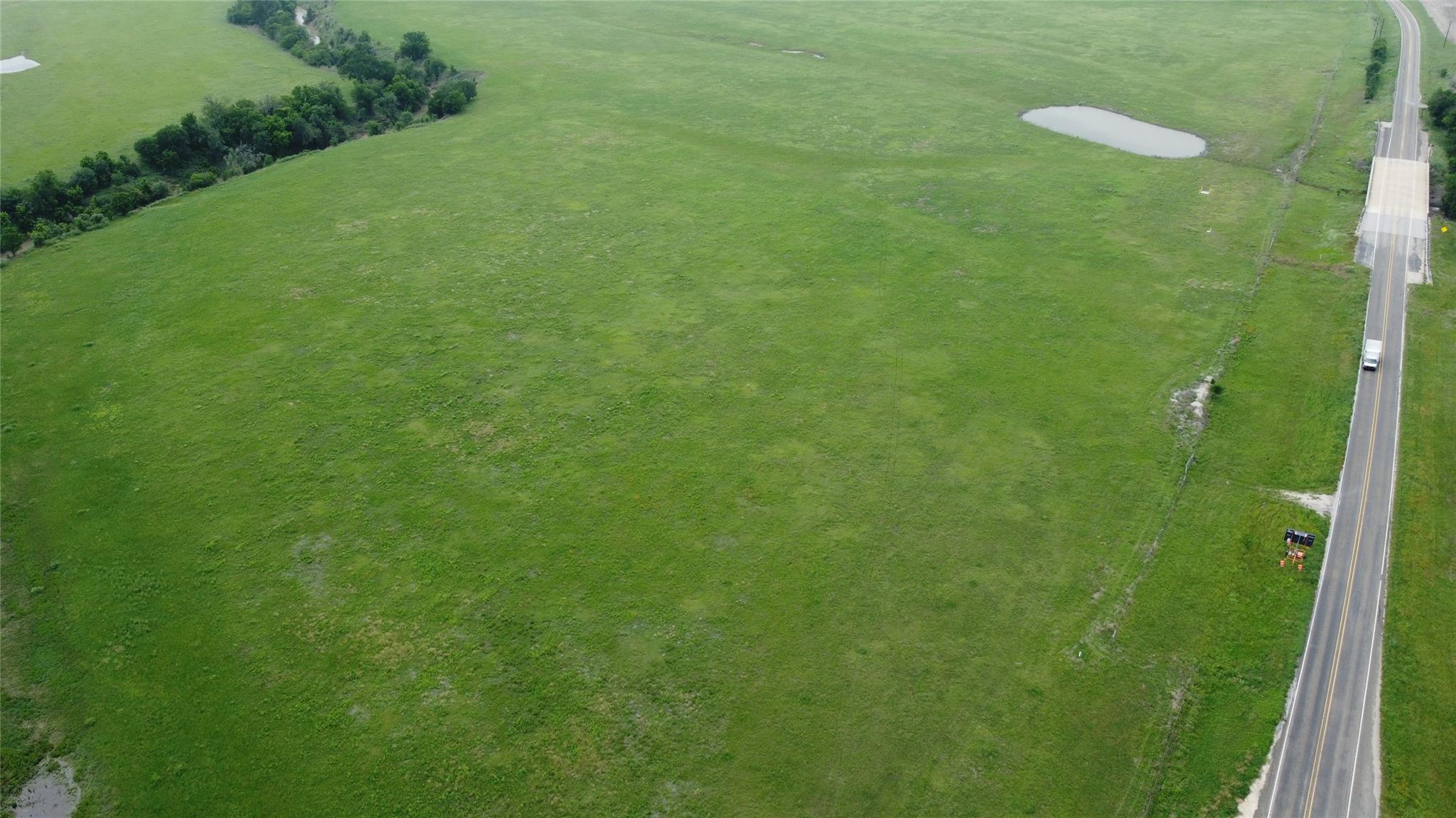 Listing photo 1 of 0000  FM 112 Rd