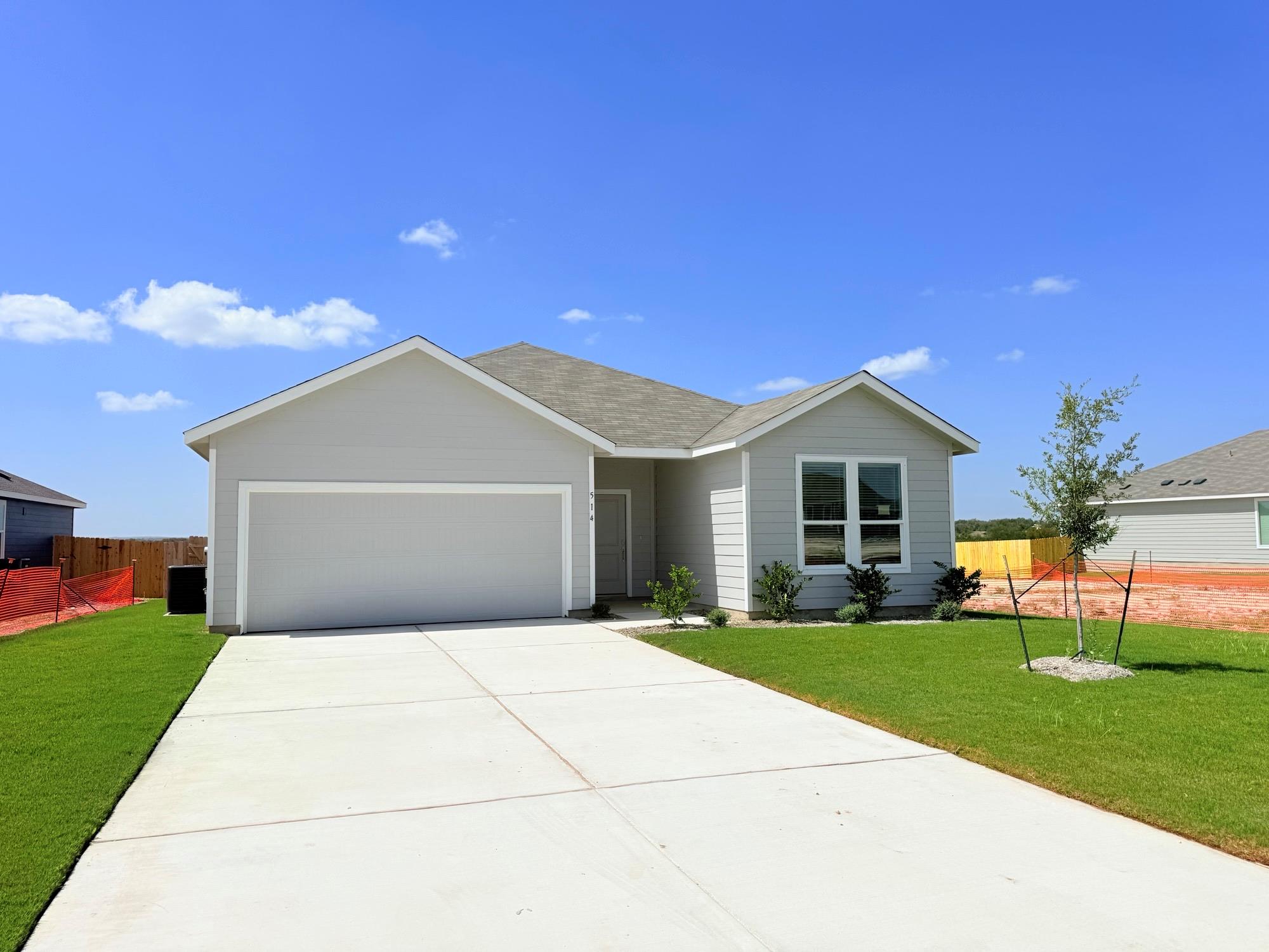 Listing photo 1 of 514  Heritage Groves Rd
