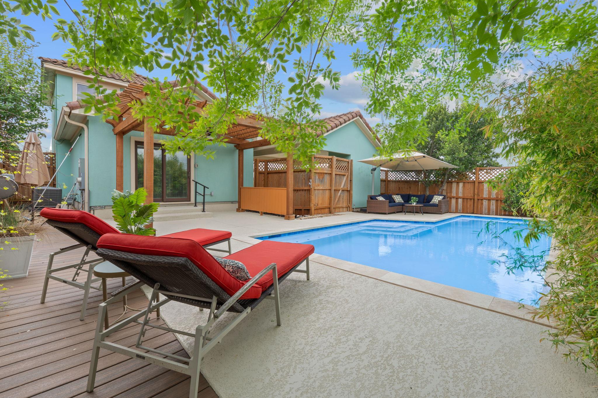 Listing photo 1 of 5500  Toscana Ave