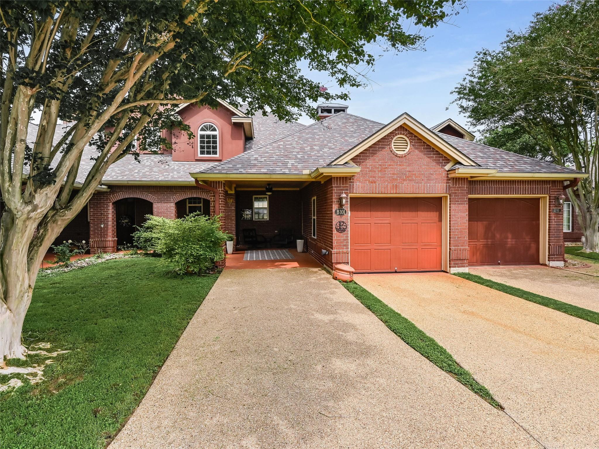 Ảnh nhà đang rao bán 1 của 539  Colovista Pkwy  #B101