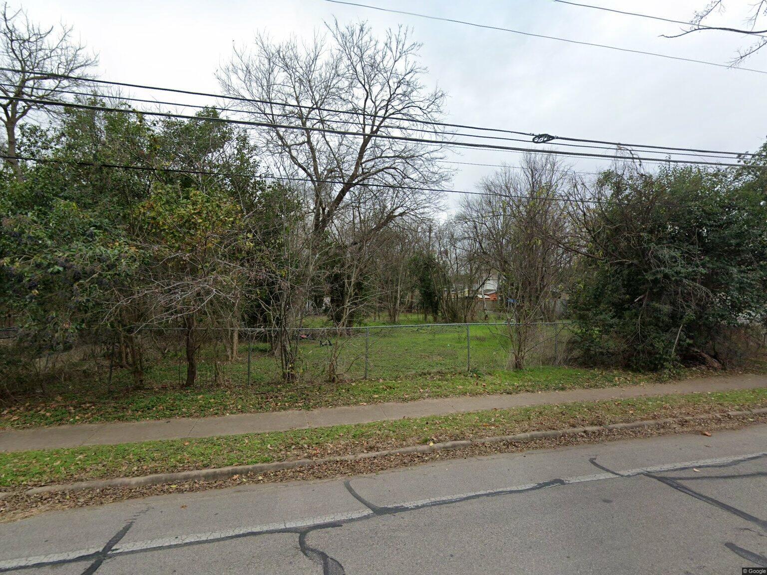 Listing photo 1 of 1321  Redd St