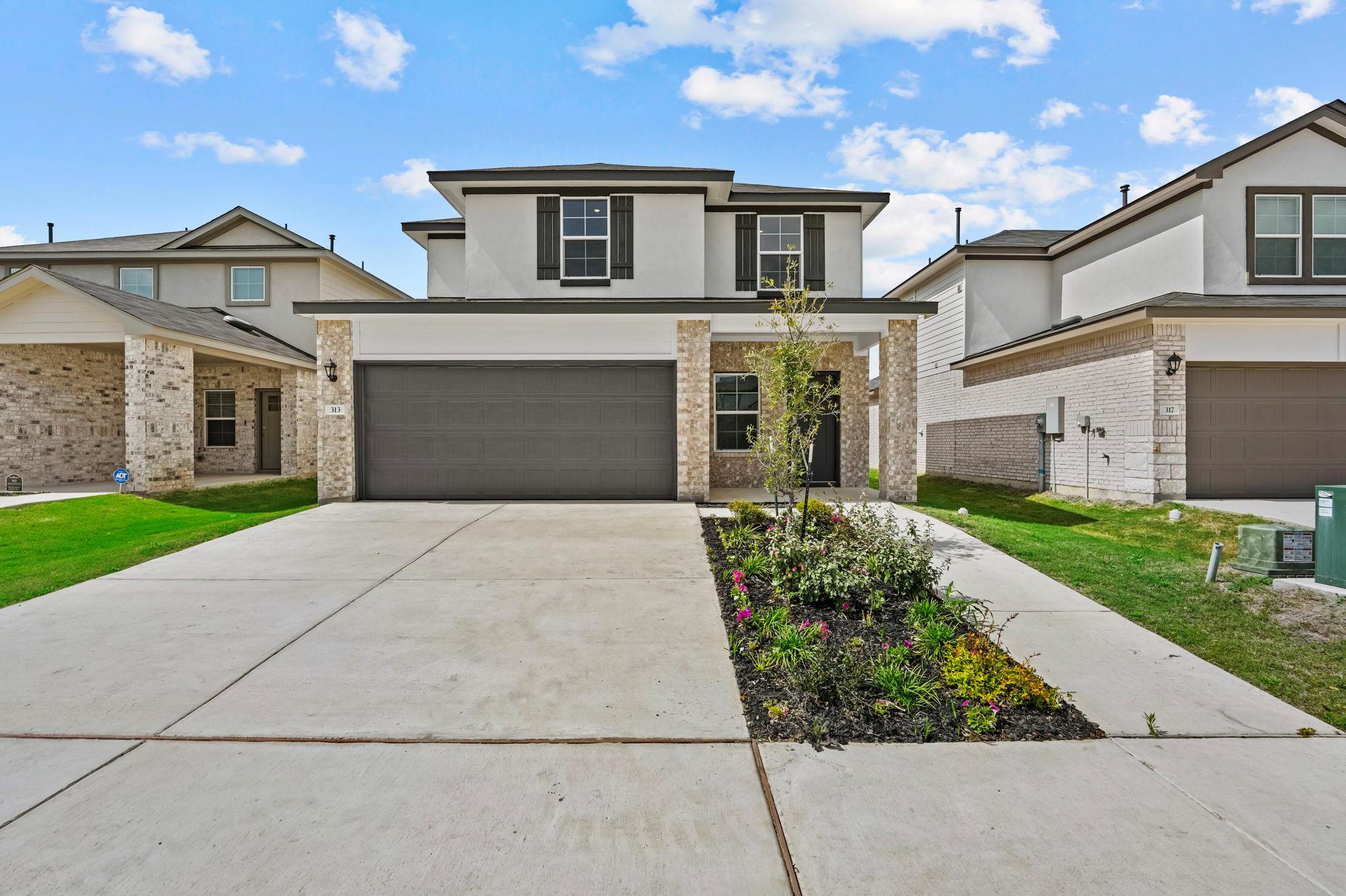 Listing photo 1 of 313  NEW ALBANY Ln